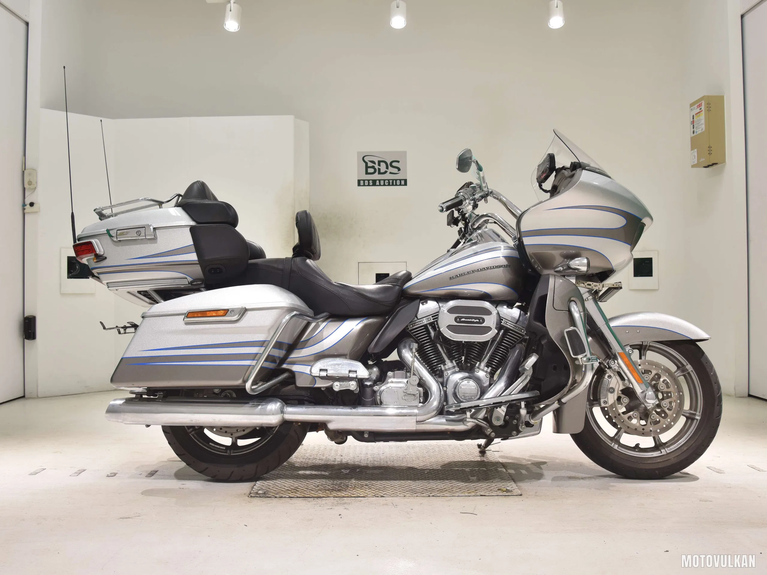  HD. FLTRUSE1800CVO