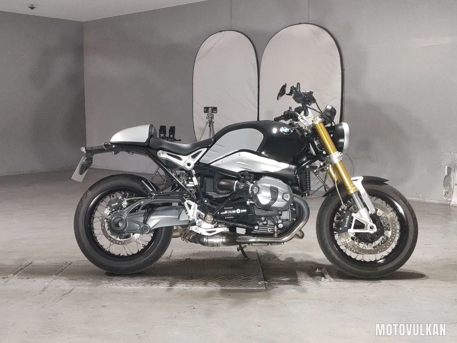 BMW BMW R nine T