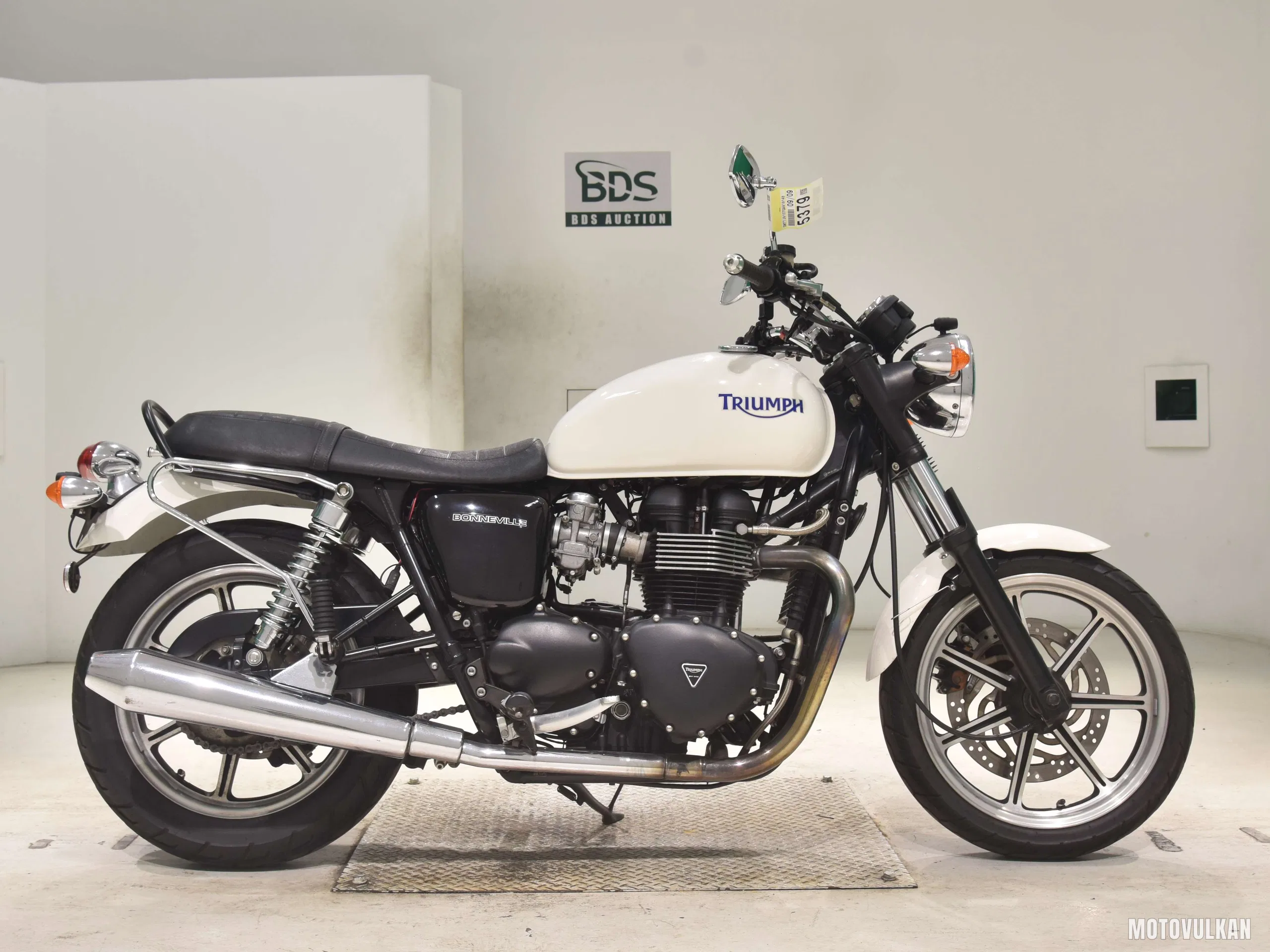  TRIUMPH BONNEVILLE