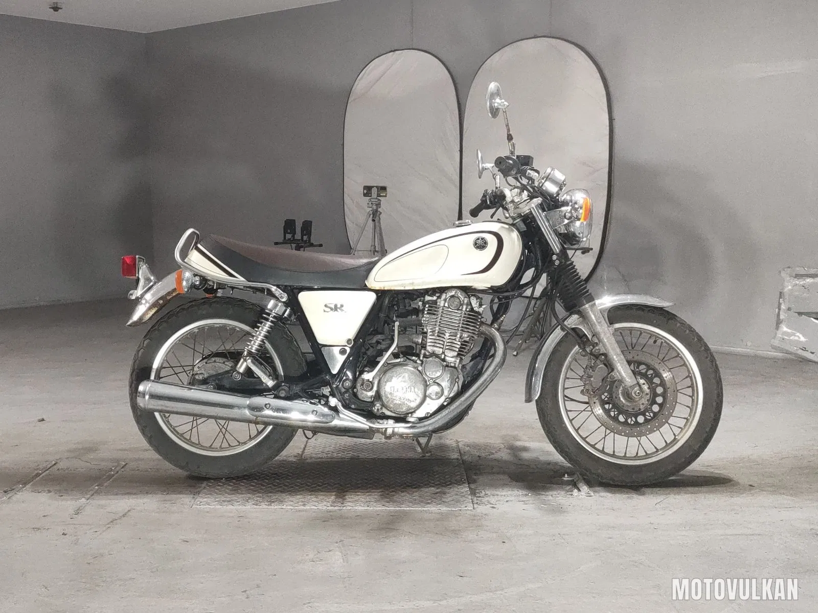 Yamaha SR400