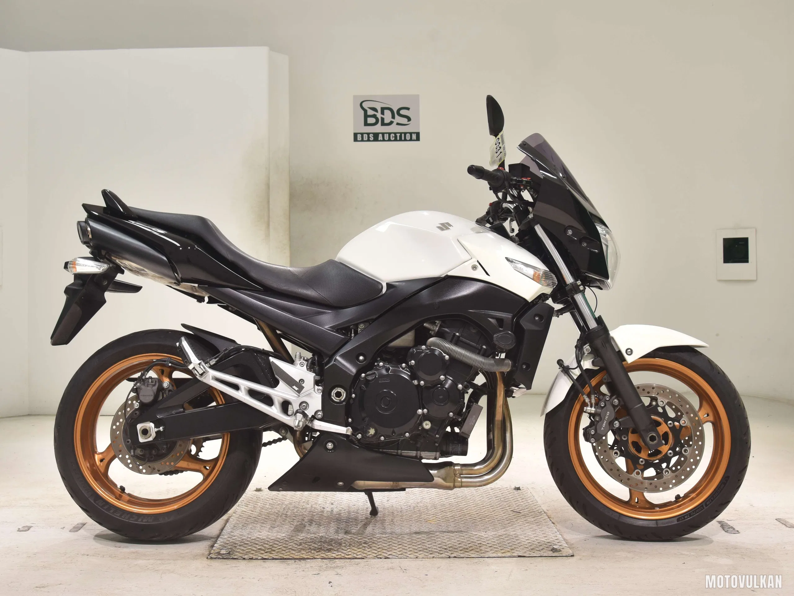 Suzuki GSR400A