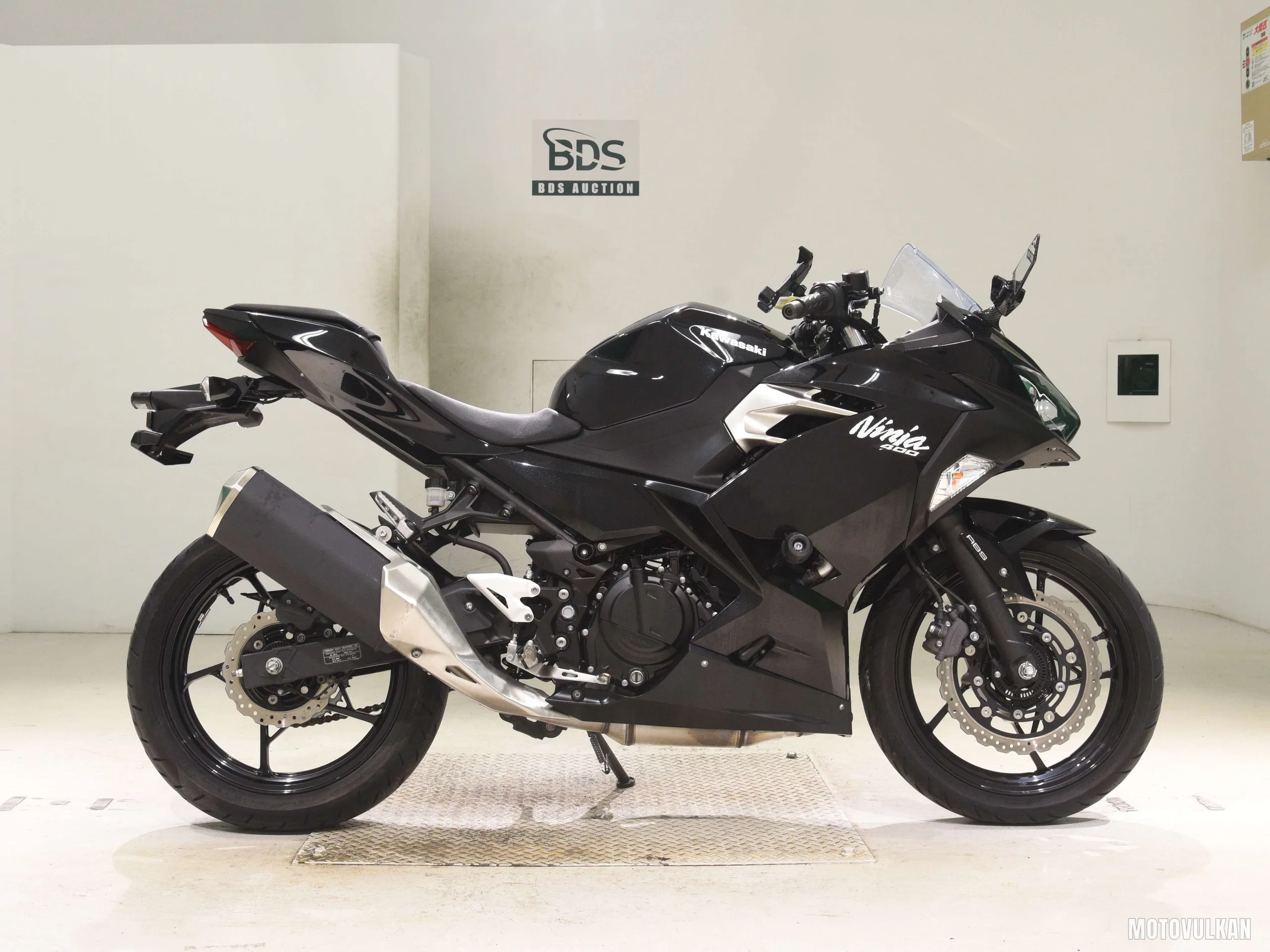 Kawasaki NINJA400-2