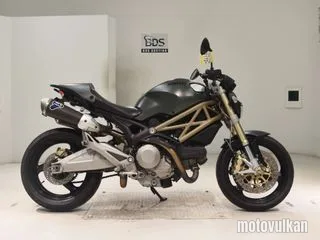  DUCATI M696