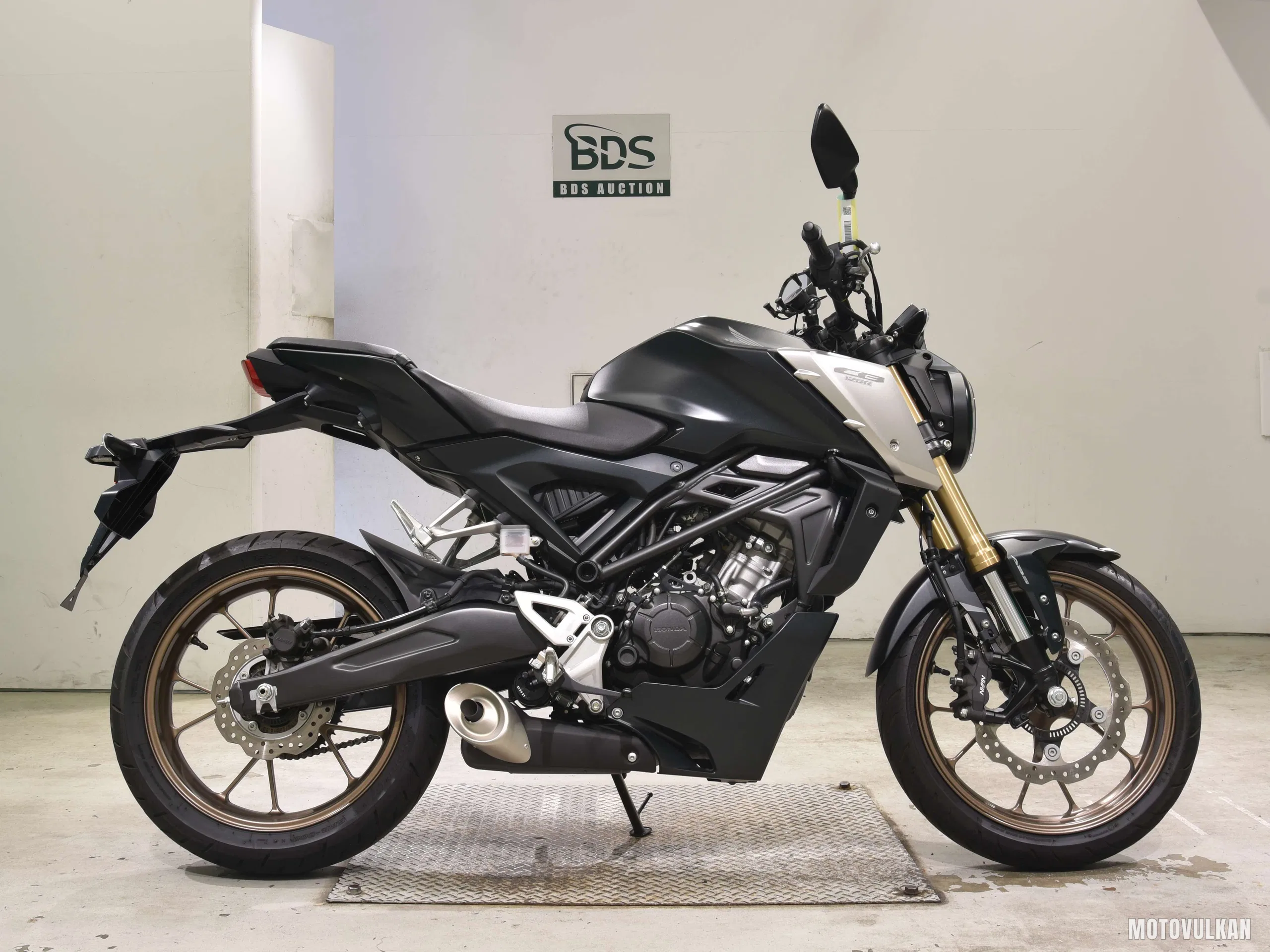 Honda CB125R-2