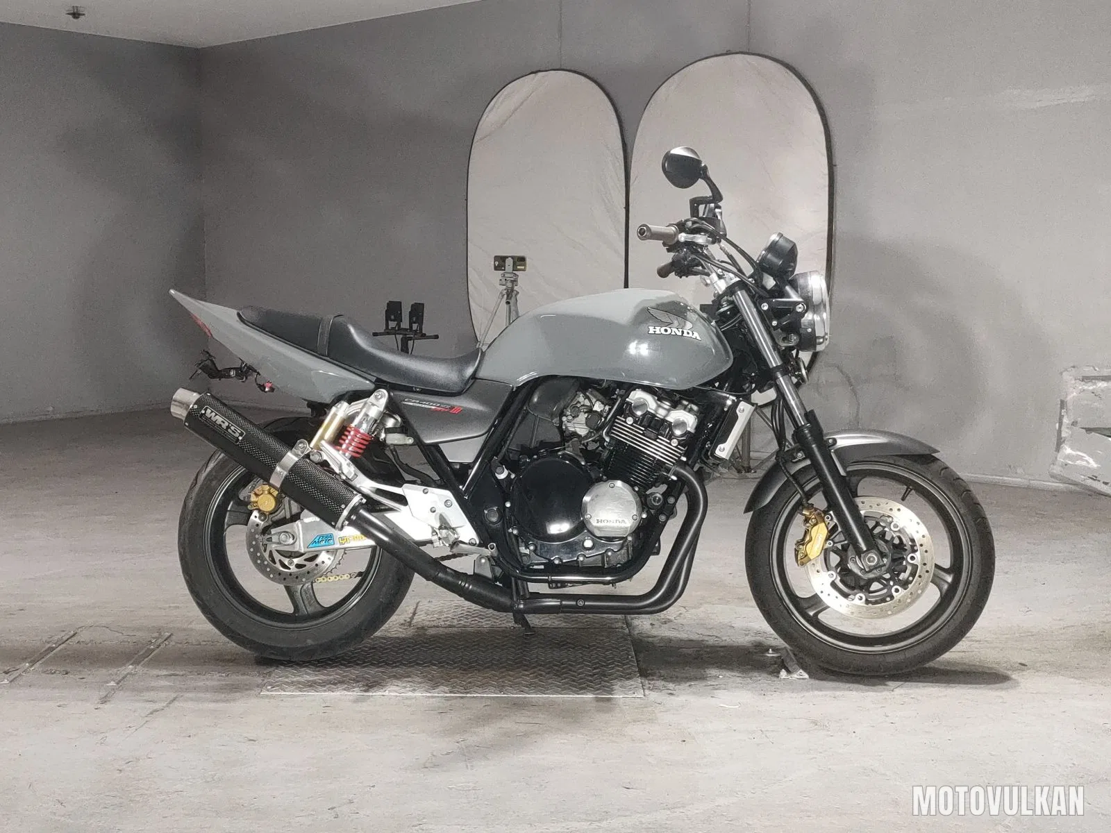 Honda CB400SF VTEC Spec 3