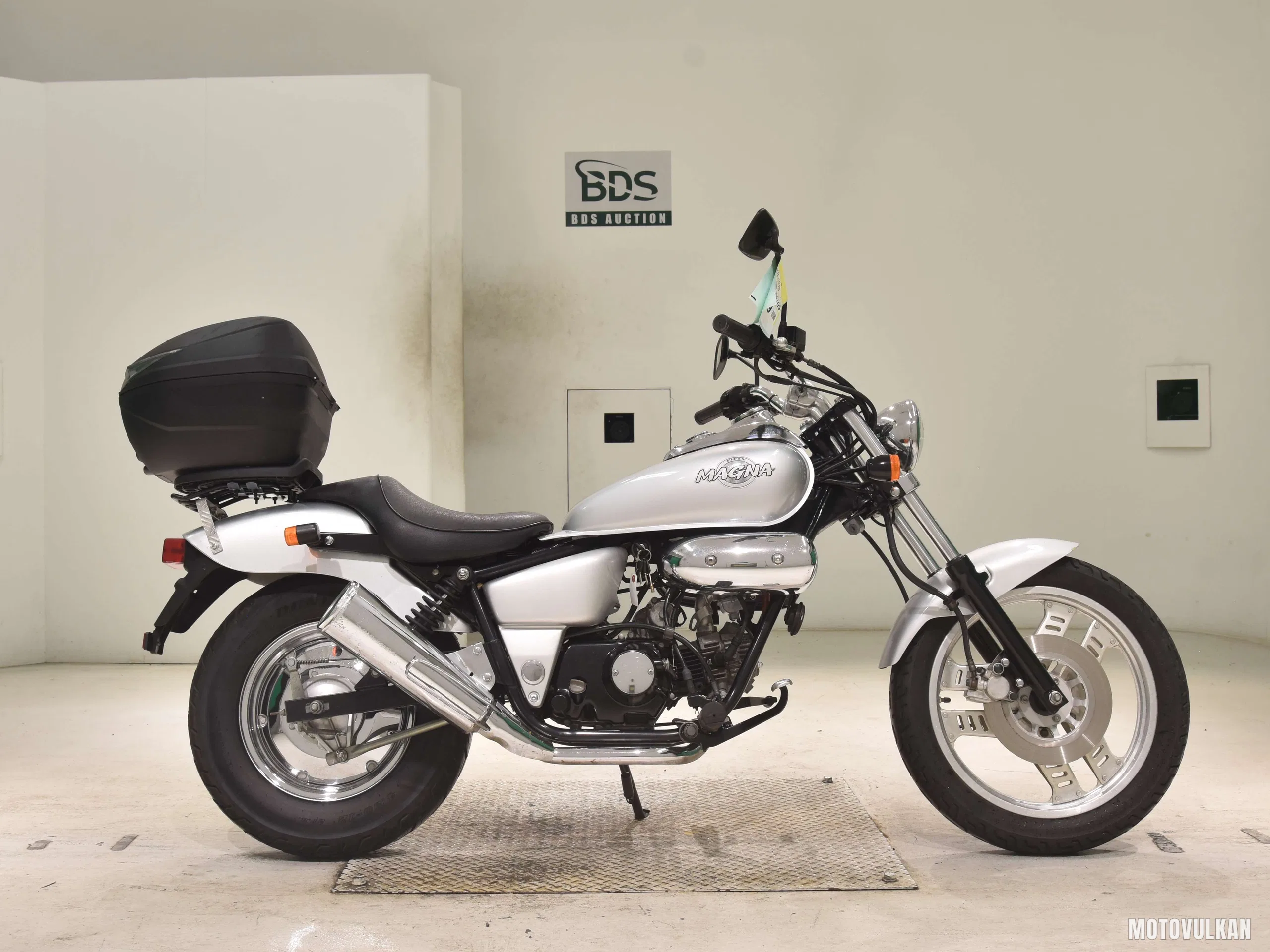 Honda MAGNA50