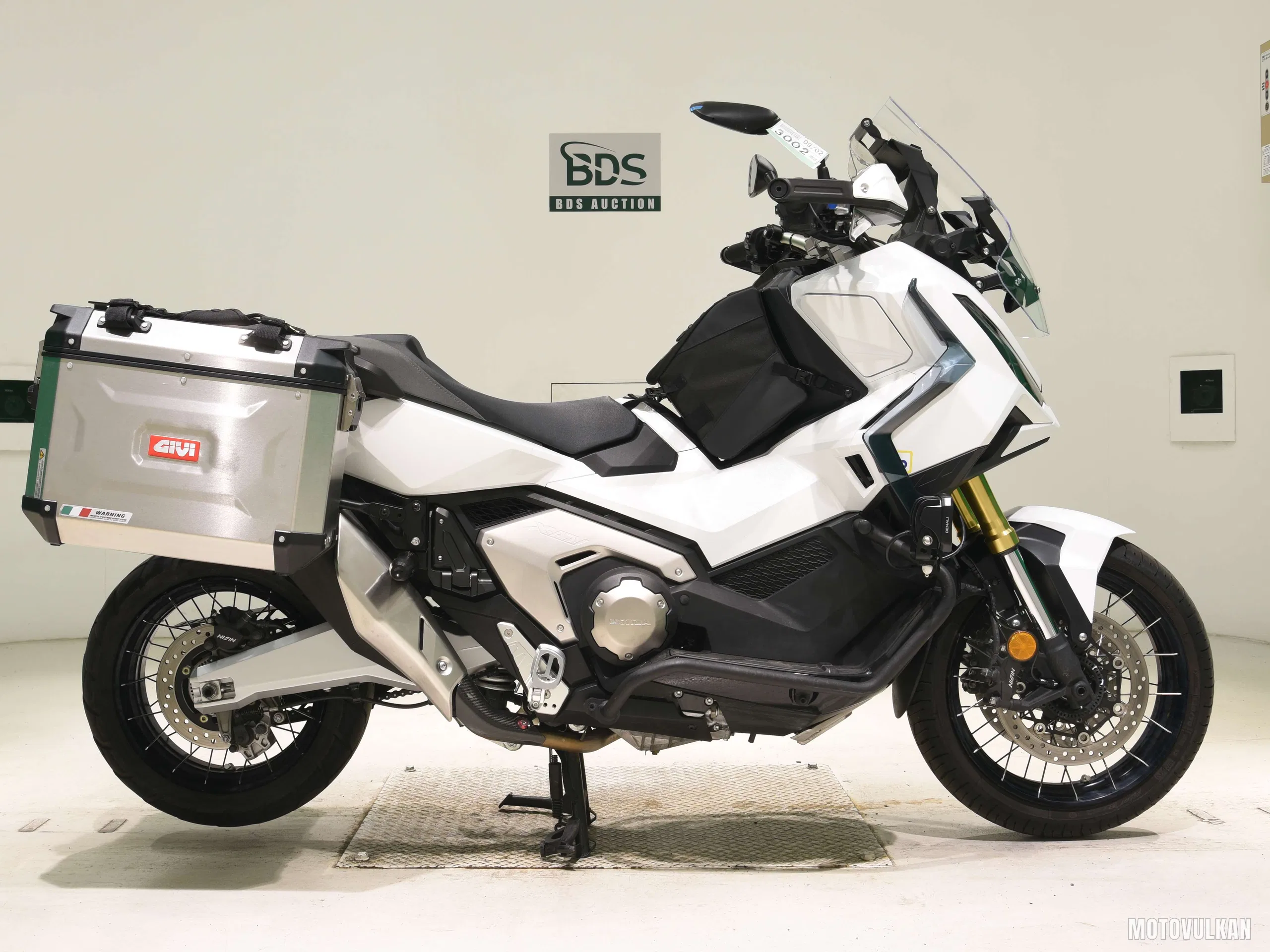 Honda X-ADV750-2
