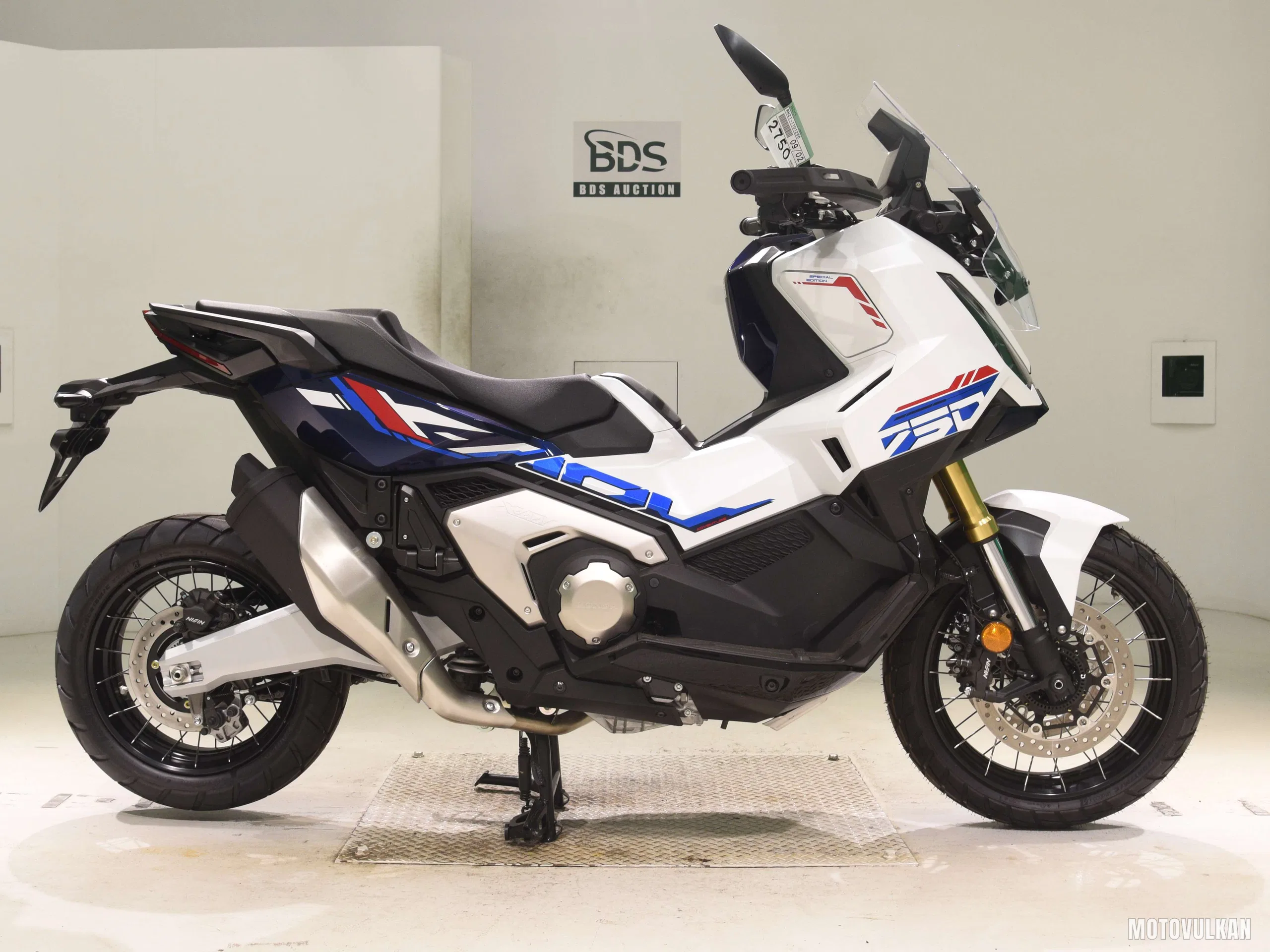 Honda X-ADV750-2