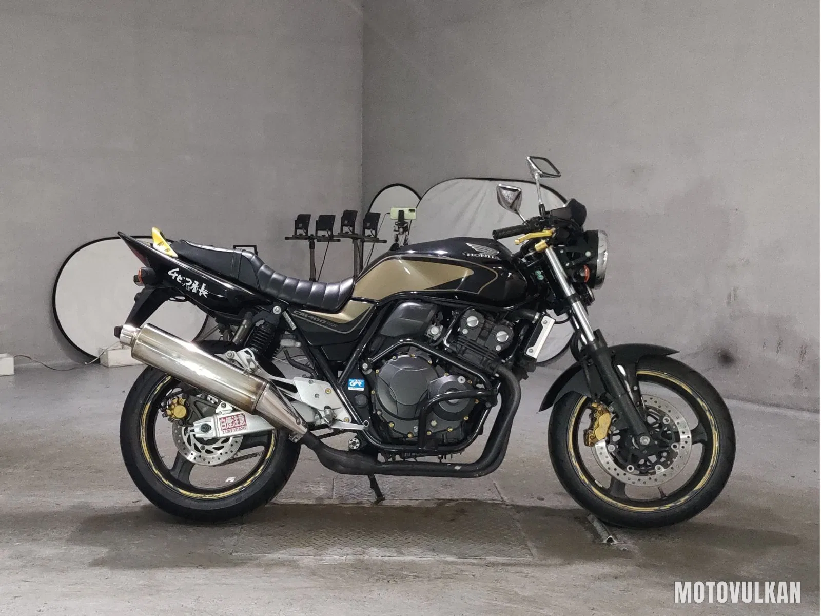 Honda CB400SF VTEC Revo