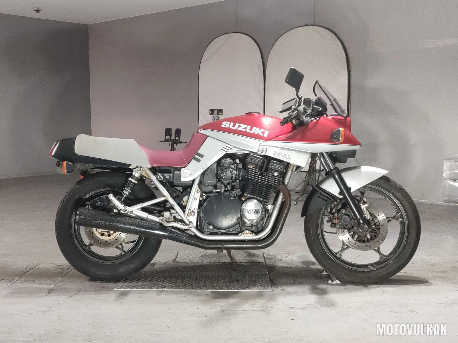 Suzuki GSX1100S Katana