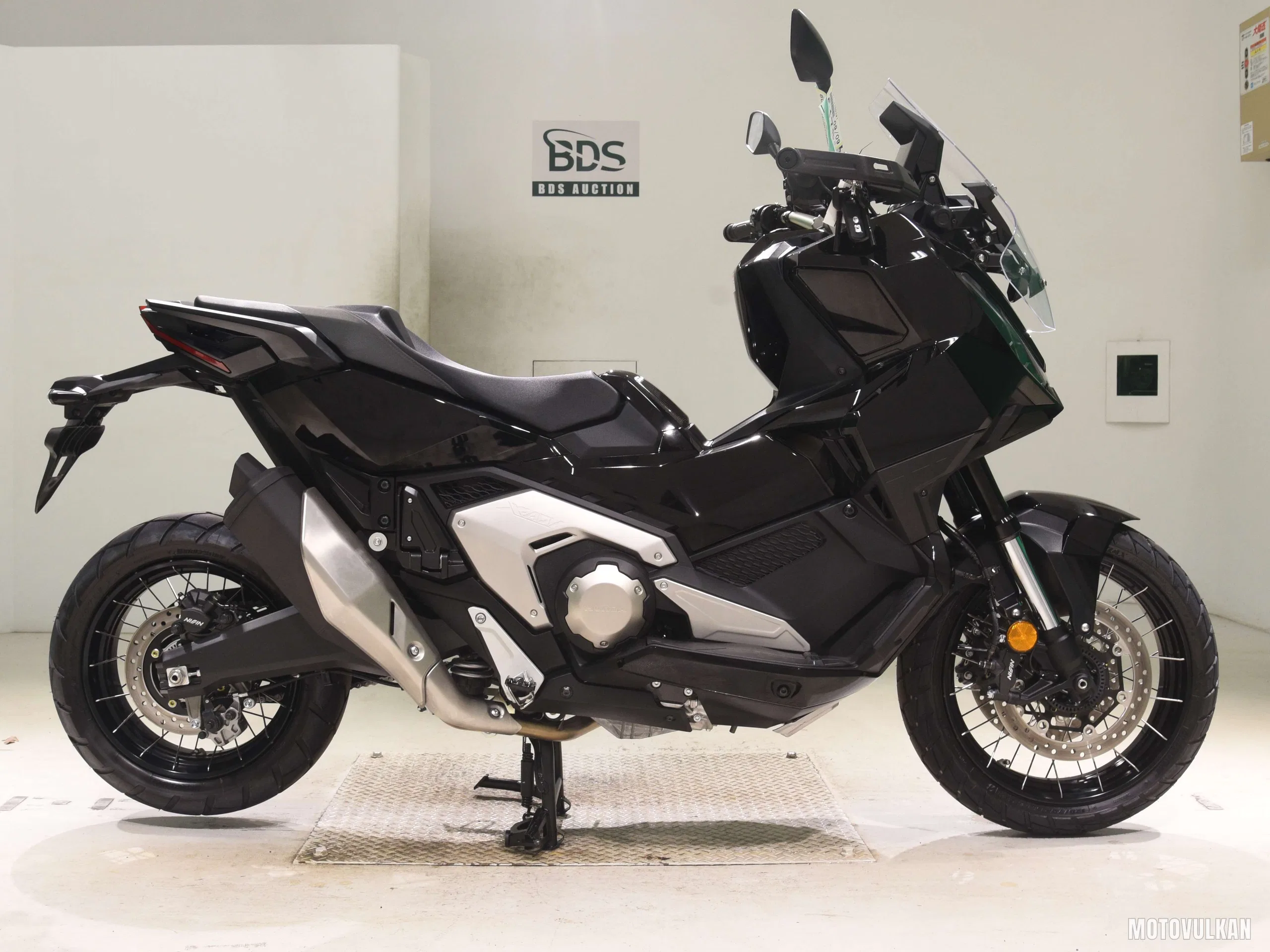 Honda X-ADV750-2