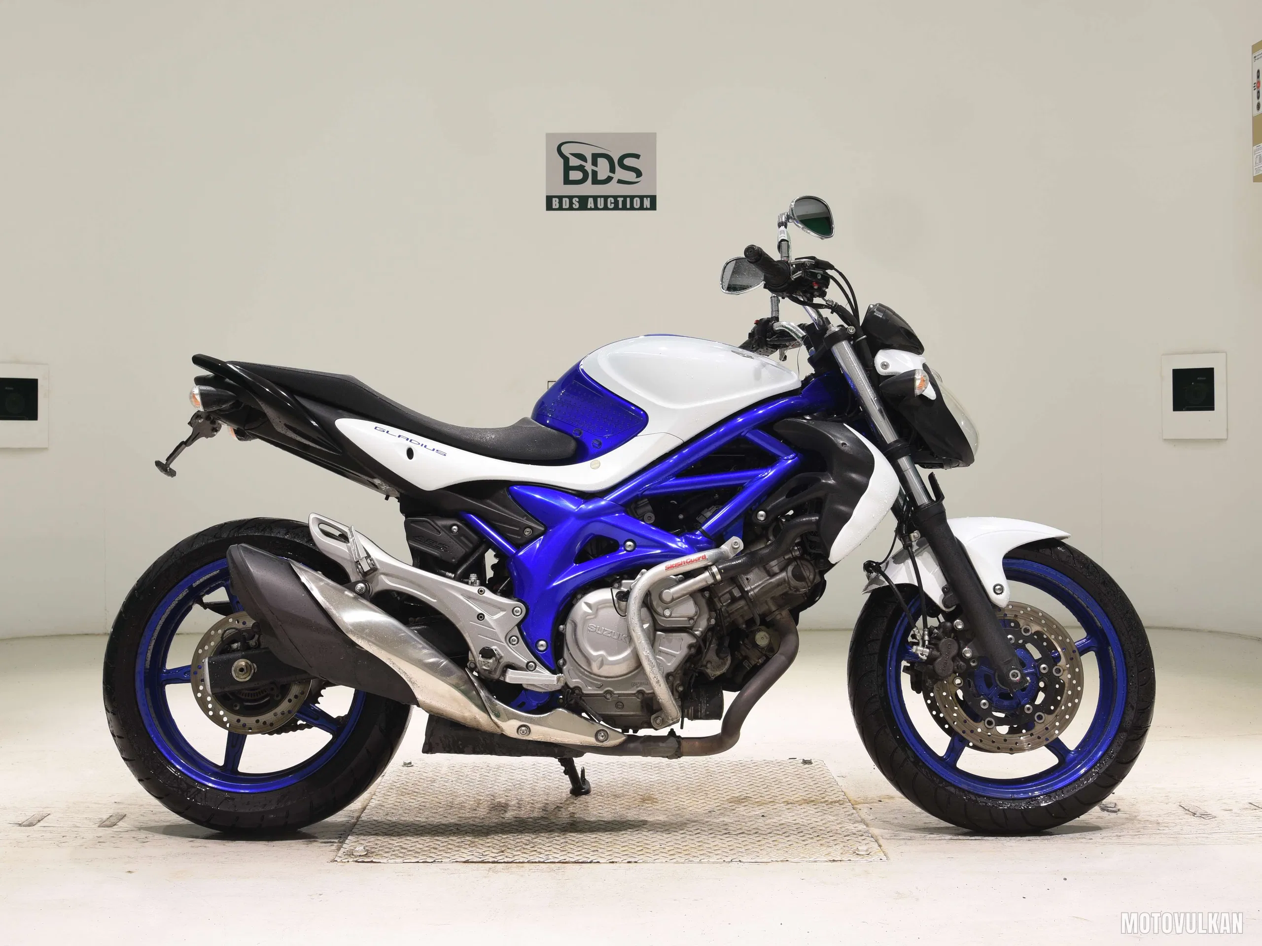 Suzuki Gladius 400