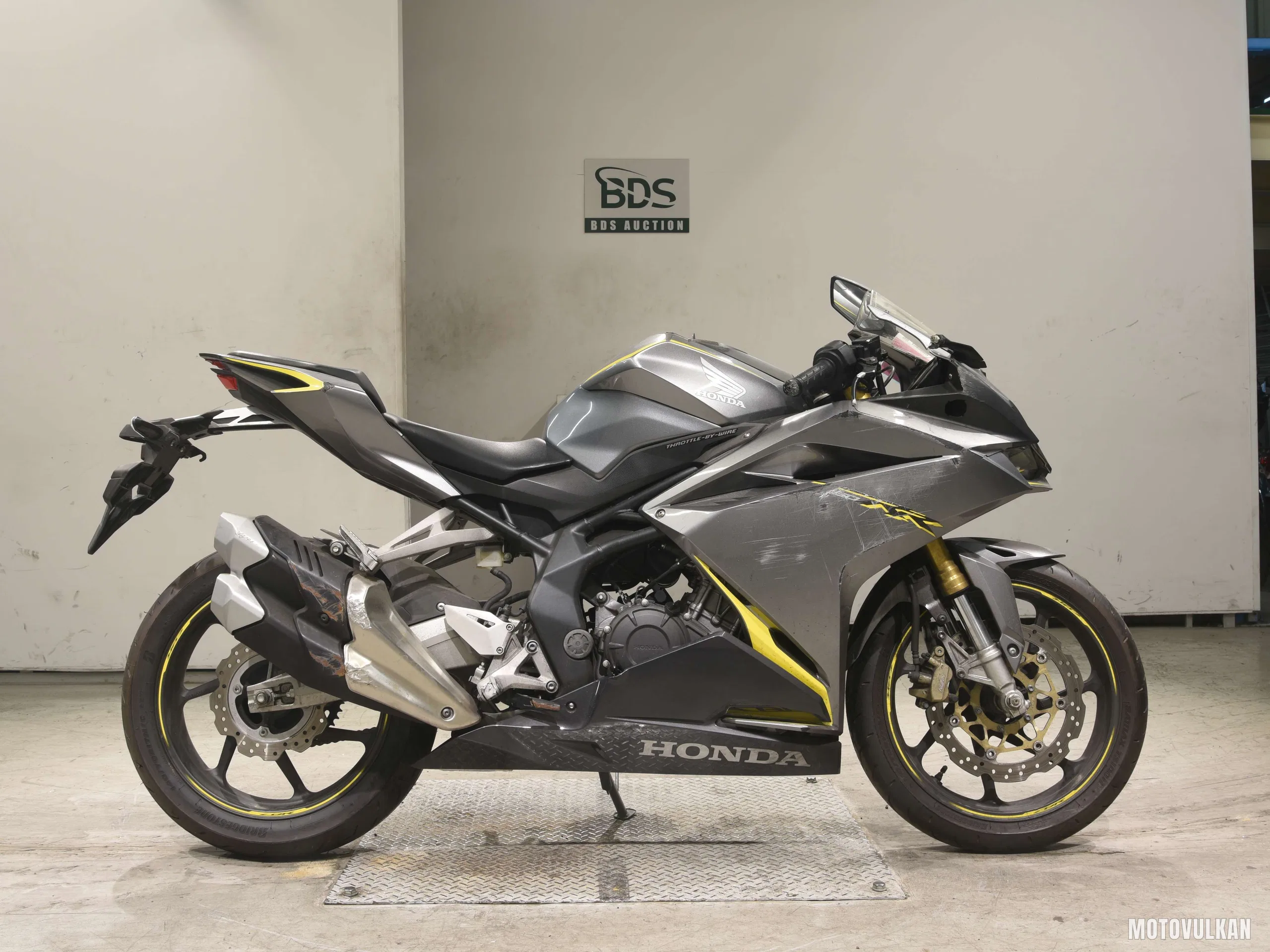 Honda CBR250RR-2