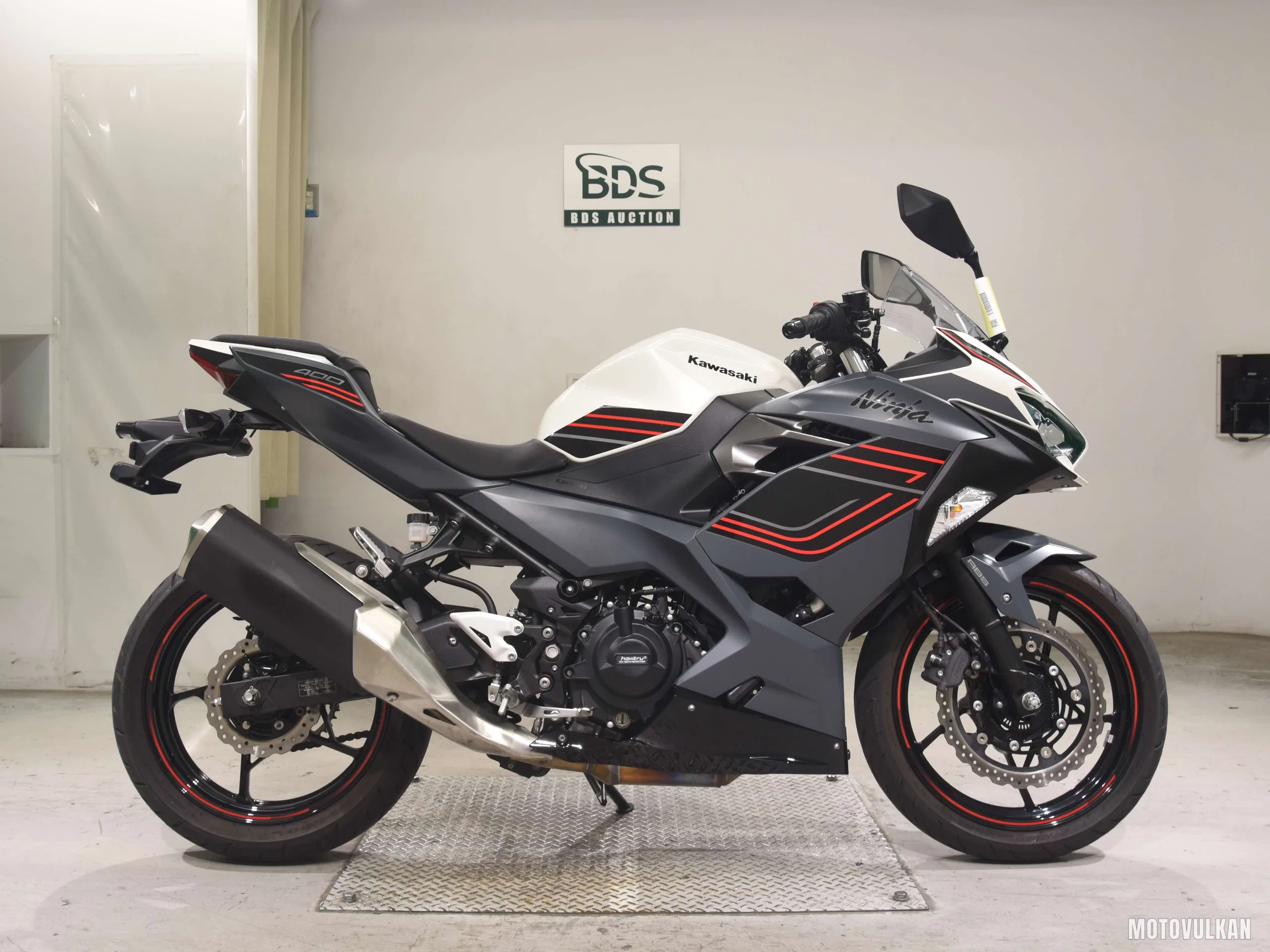 Kawasaki NINJA400-2