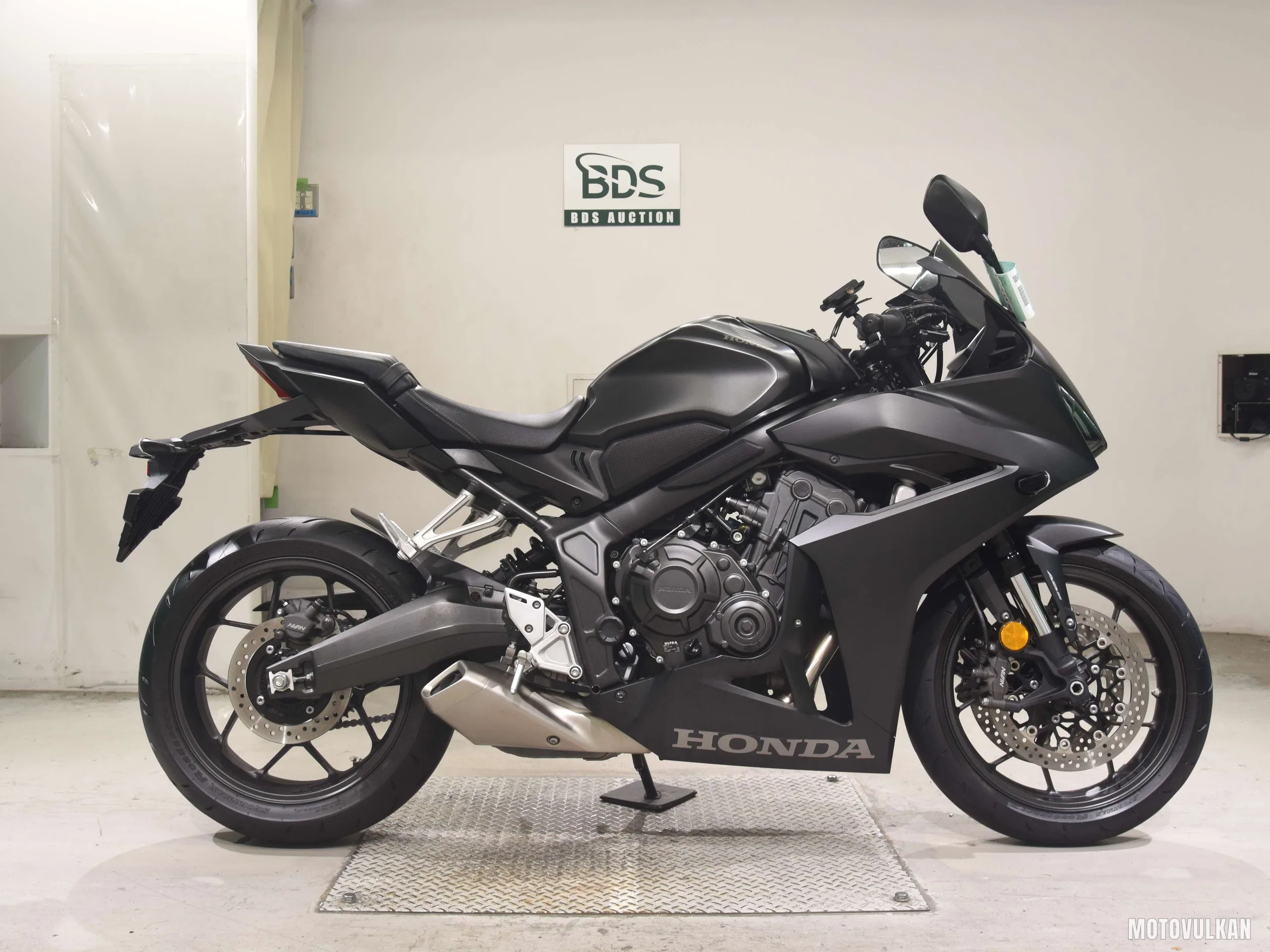 Honda CBR650R-2
