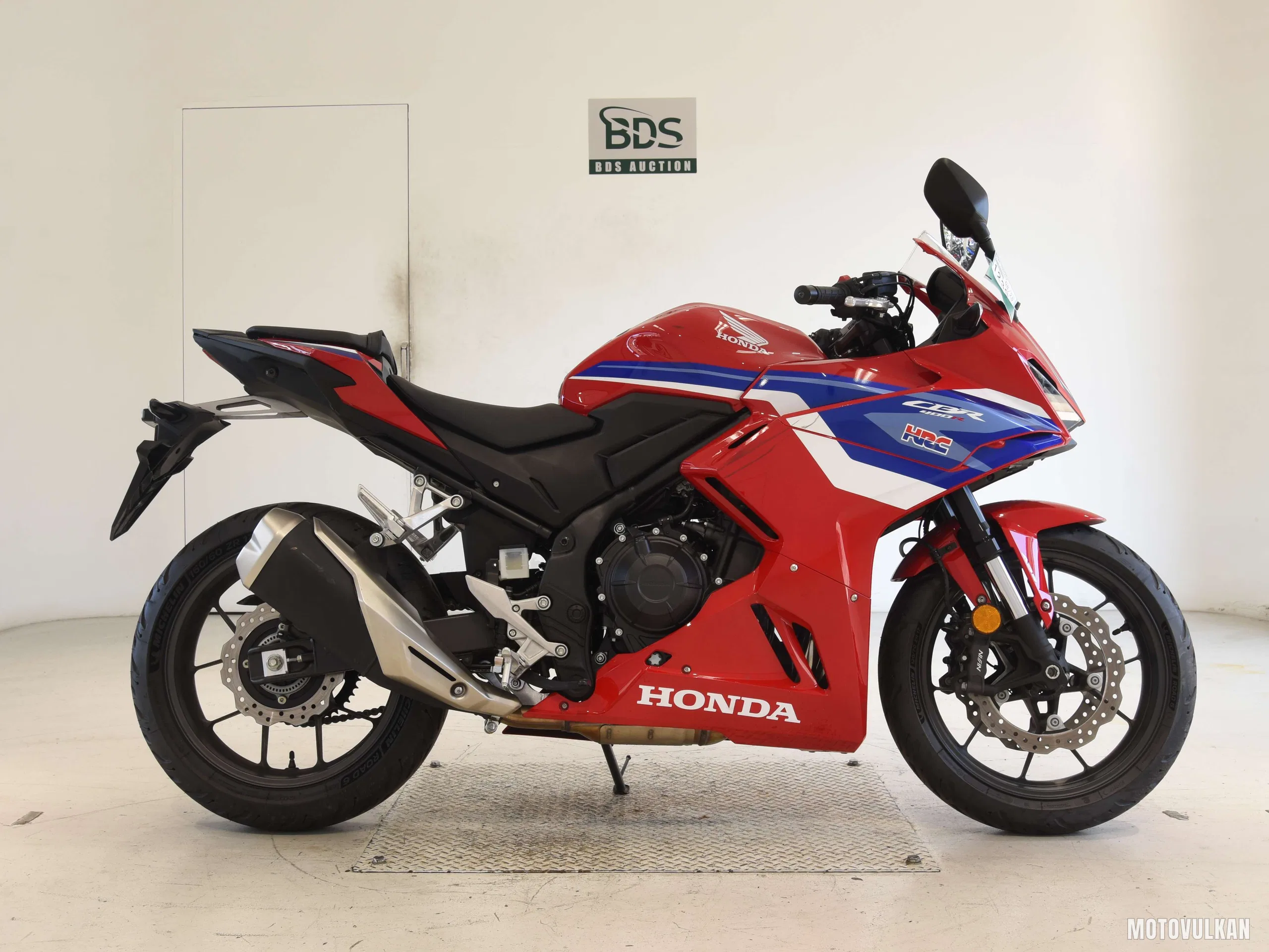Honda CBR400R-3