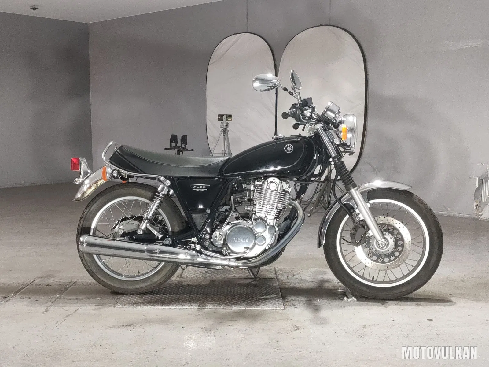 Yamaha SR400