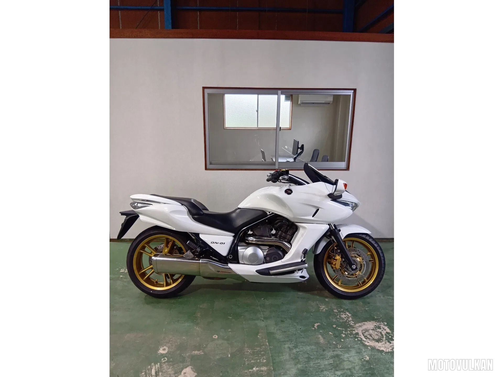 Honda Dn-01
