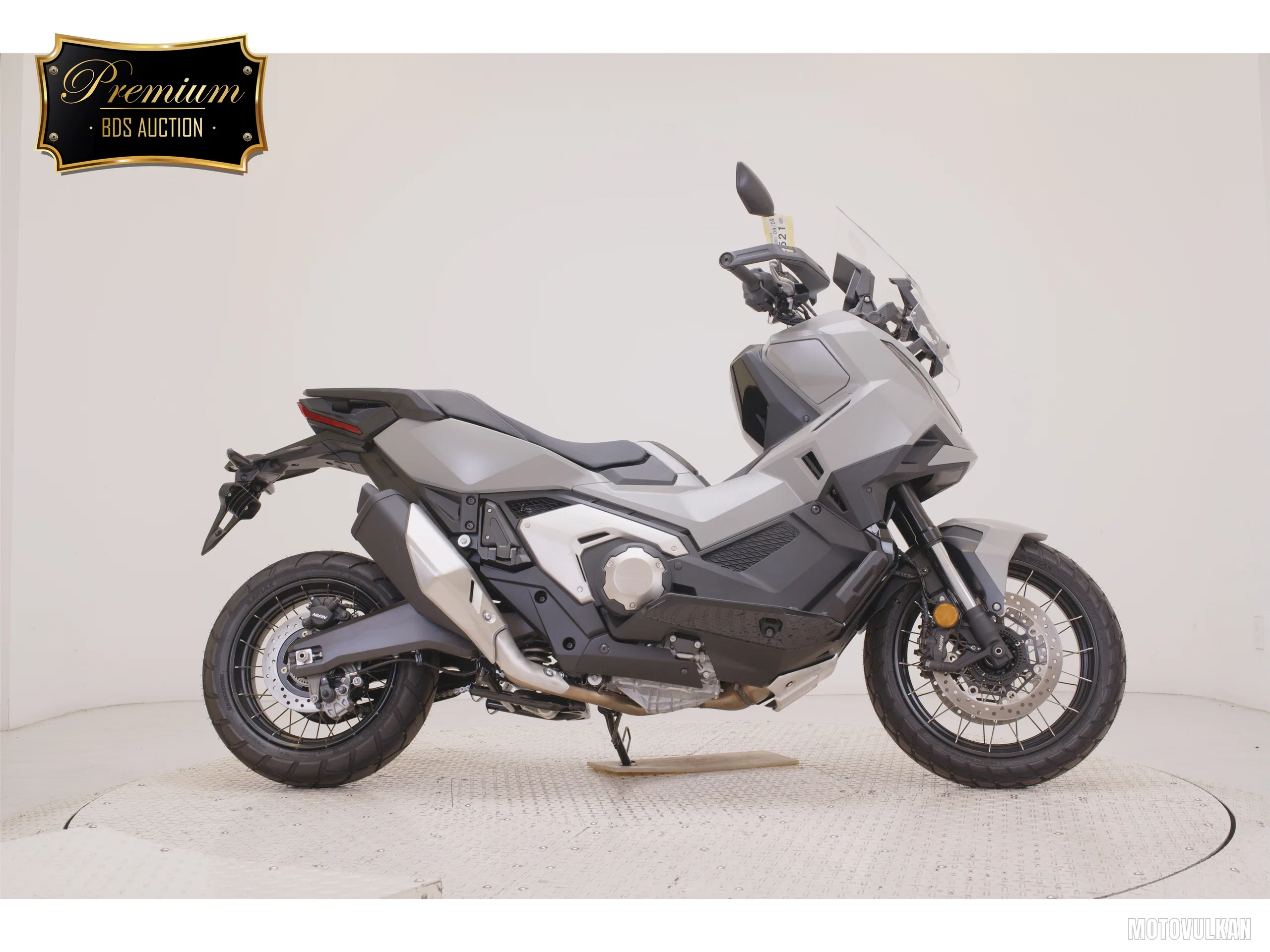 Honda X-ADV750-2