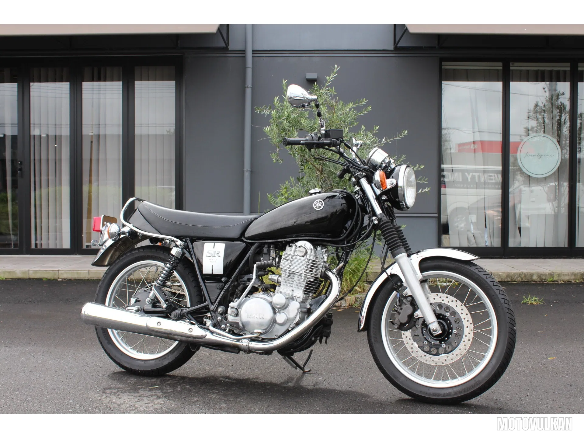 Yamaha Sr400