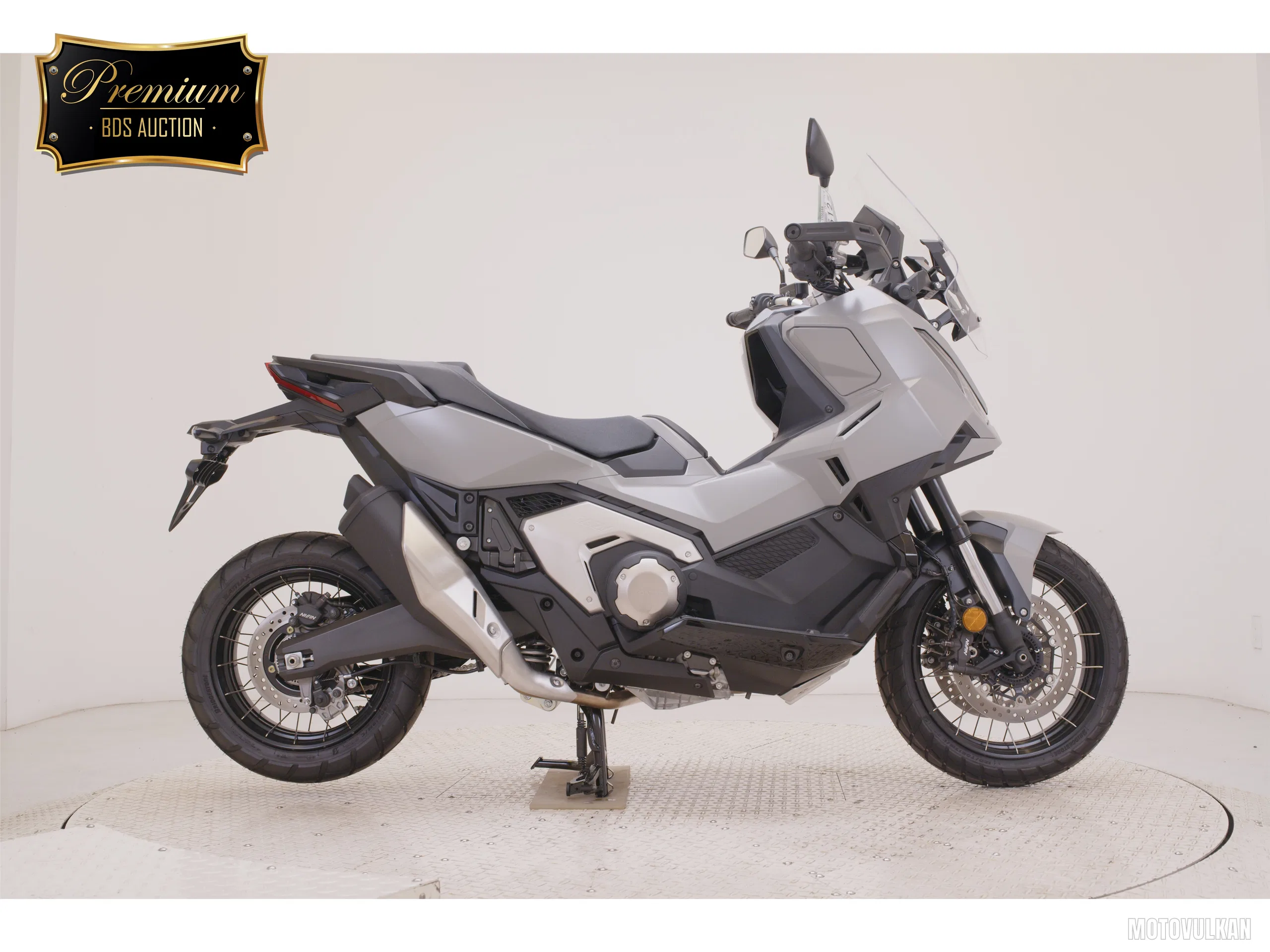 Honda X-ADV750-2