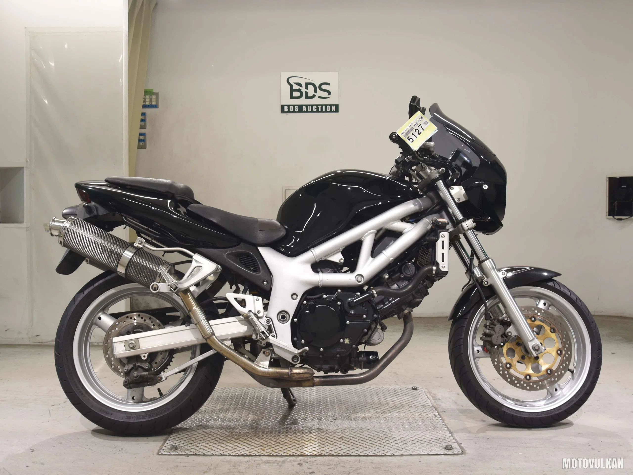 Suzuki SV400