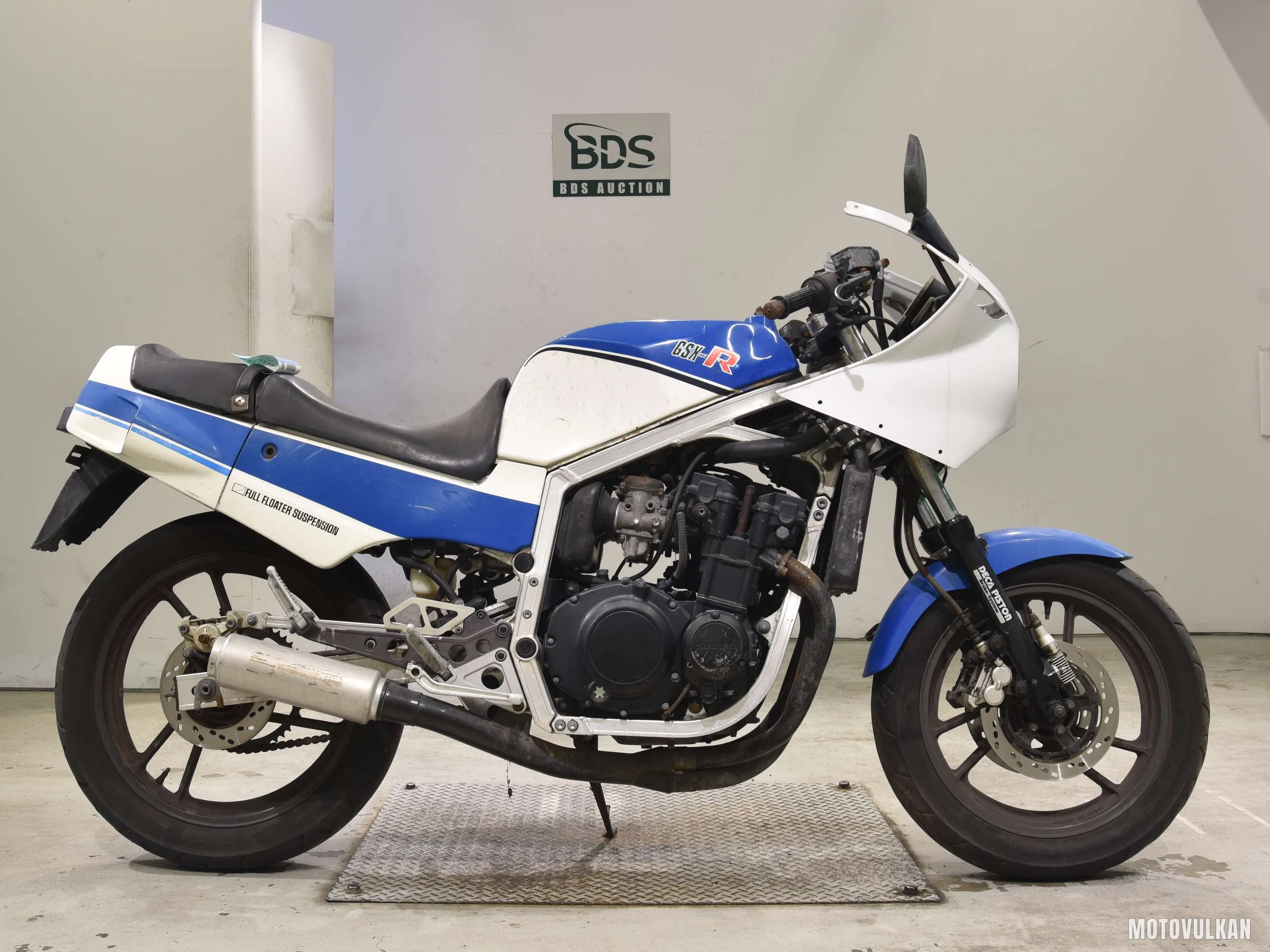 Suzuki GSX-R400-1