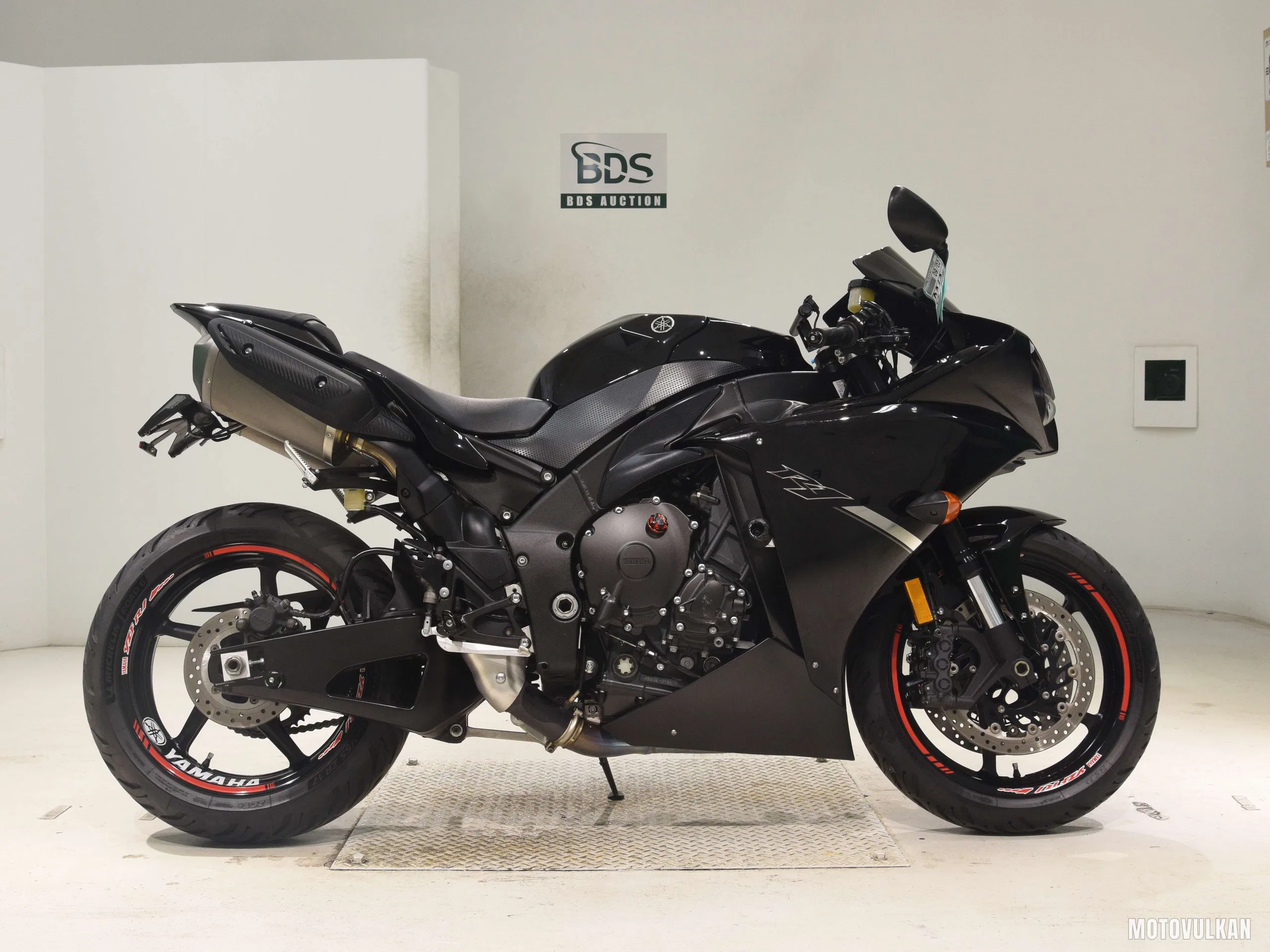 Yamaha YZF-R1