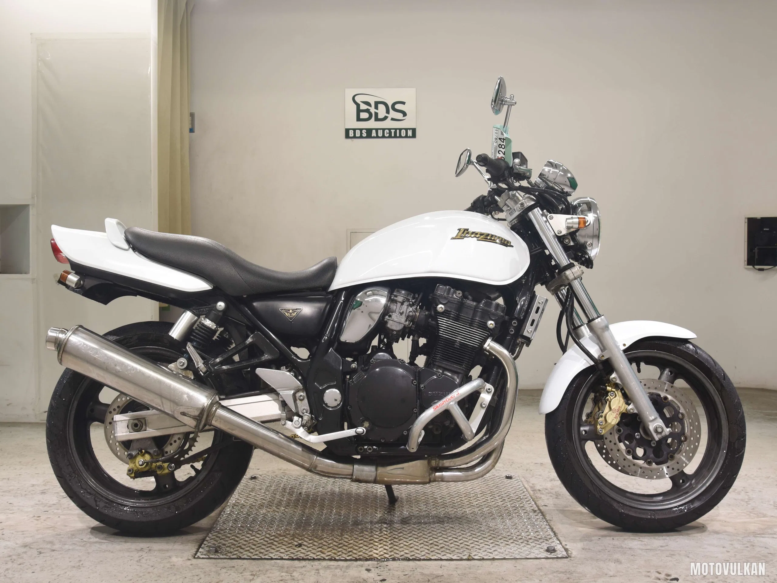 Suzuki INAZUMA400