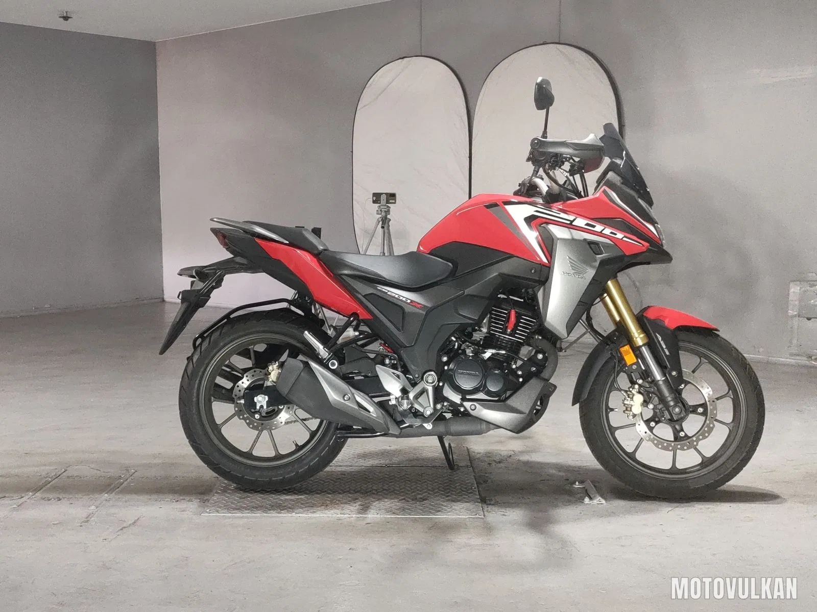 Honda CB200X