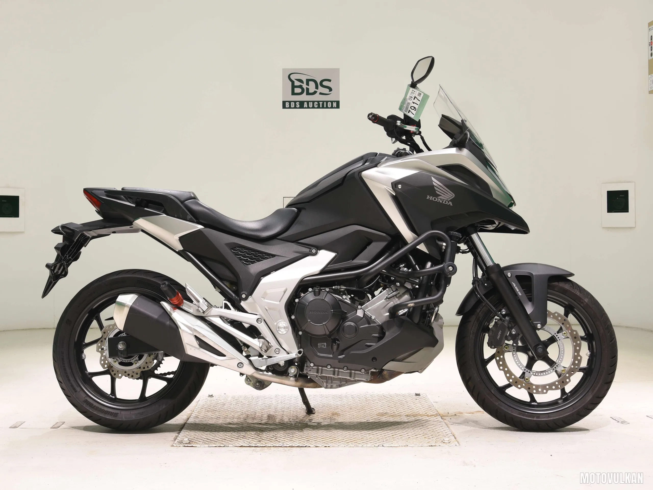 Honda NC750X-3