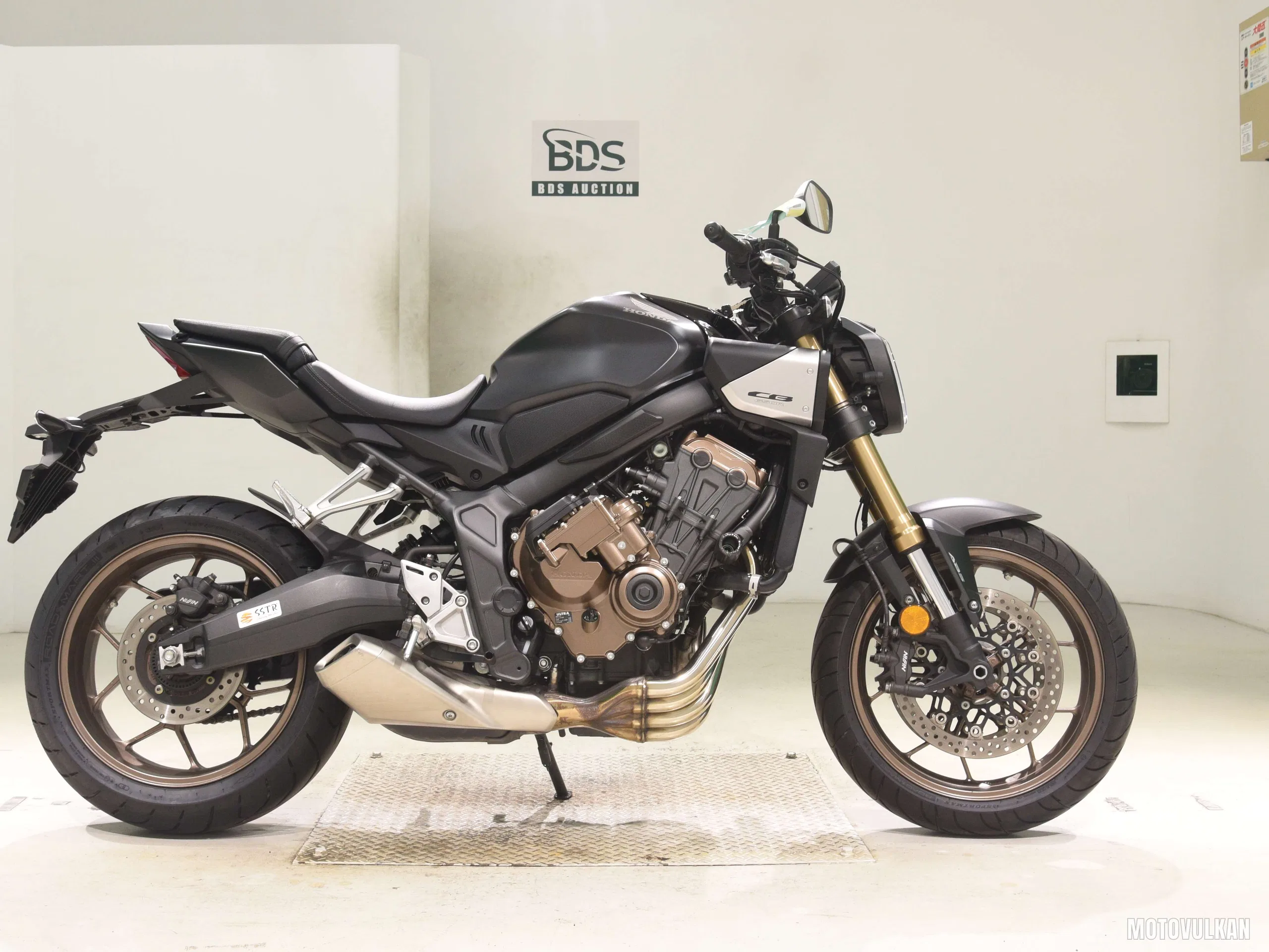 Honda CB650R-2 E-Clutch