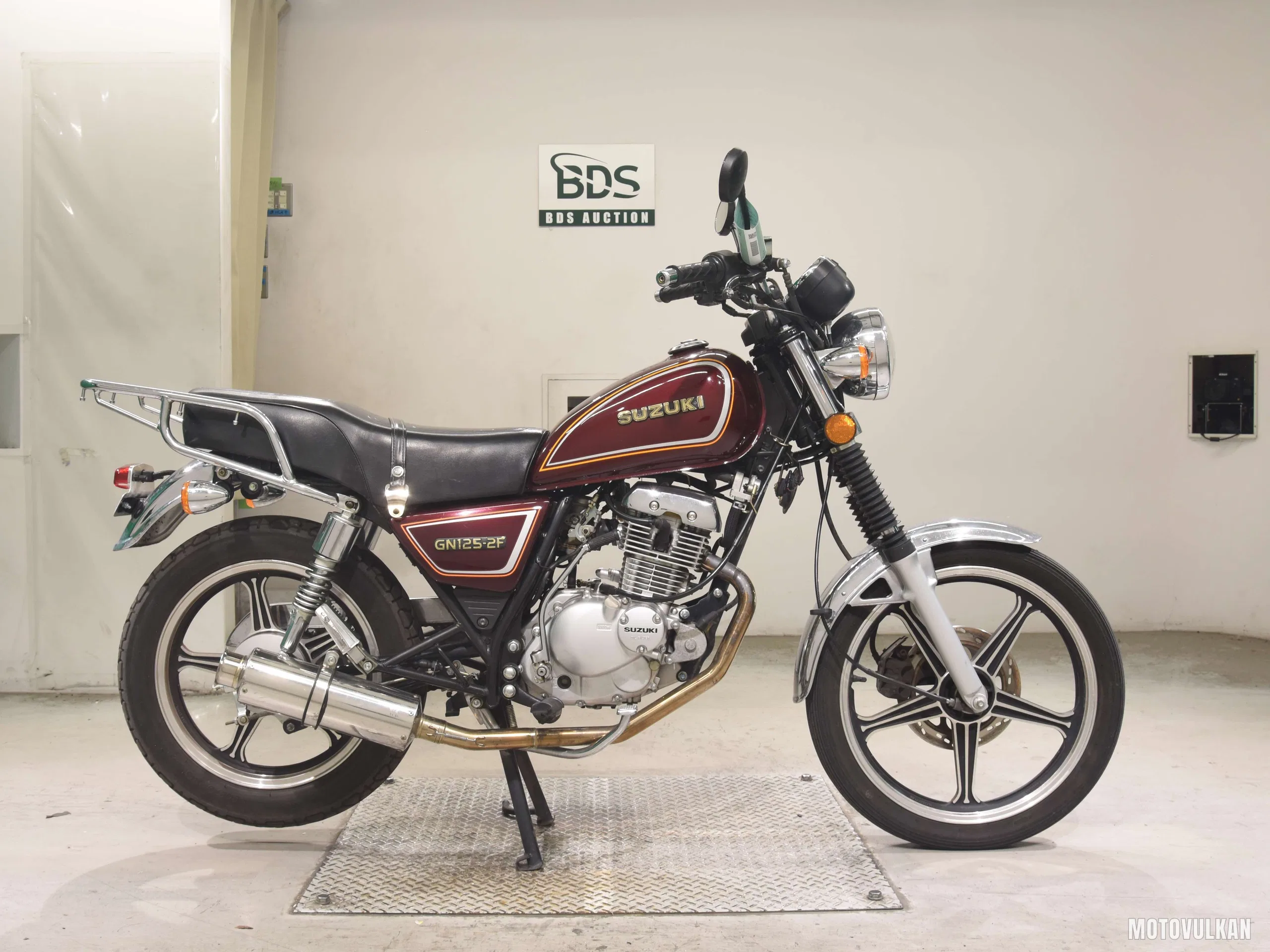 Suzuki GN125-2F