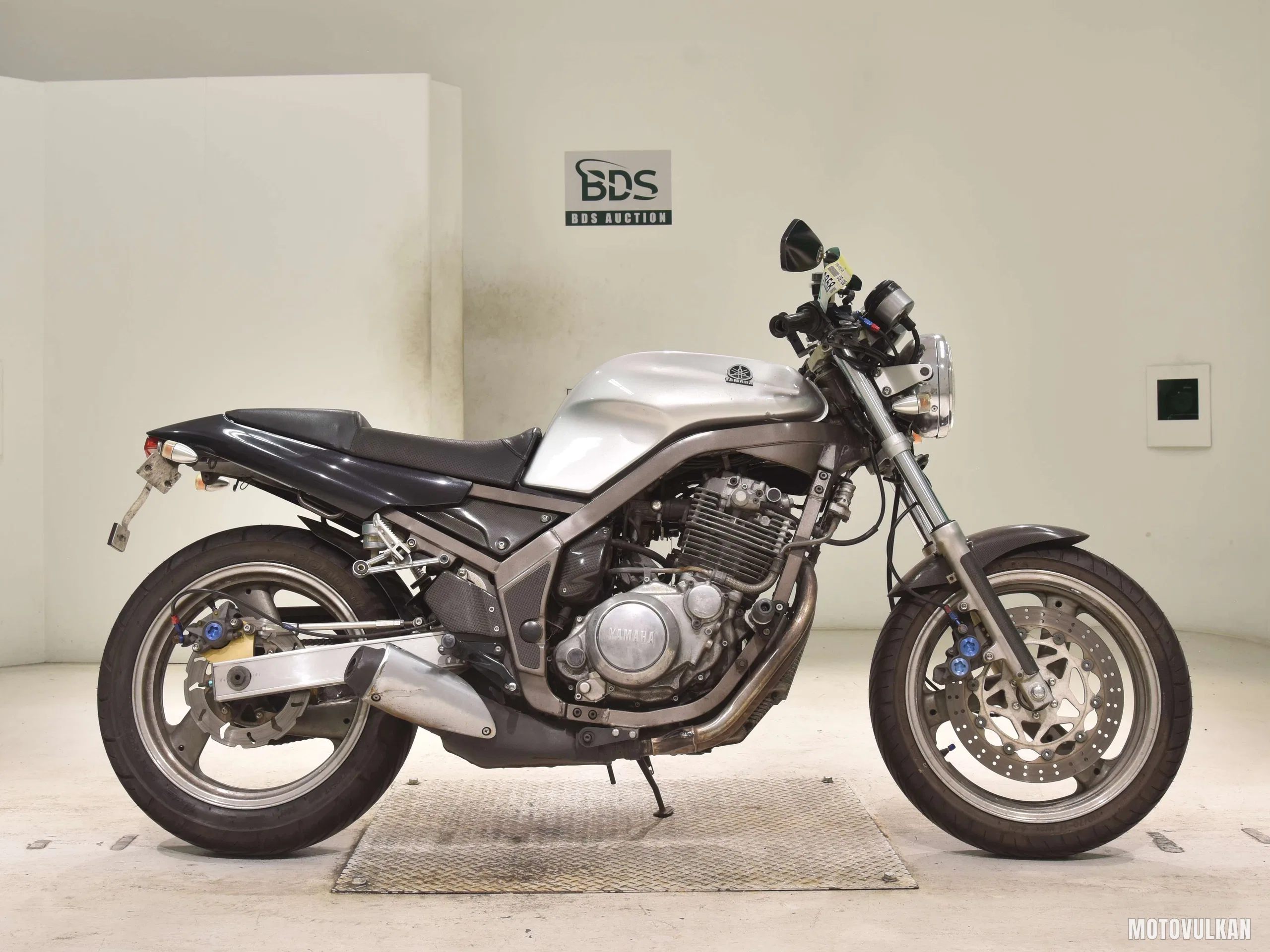 Yamaha SRX400-4