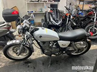 Yamaha Sr400