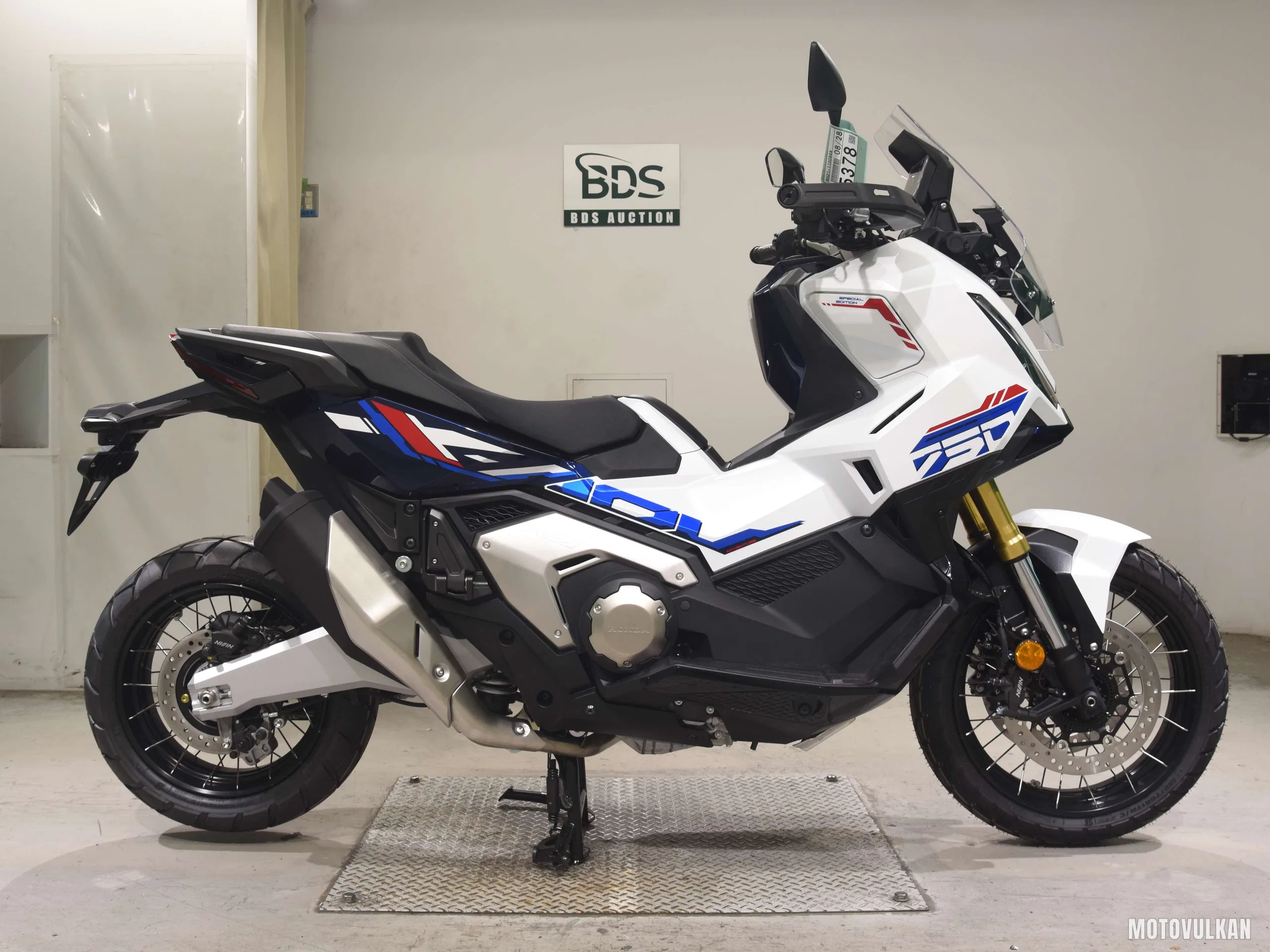 Honda X-ADV750-2