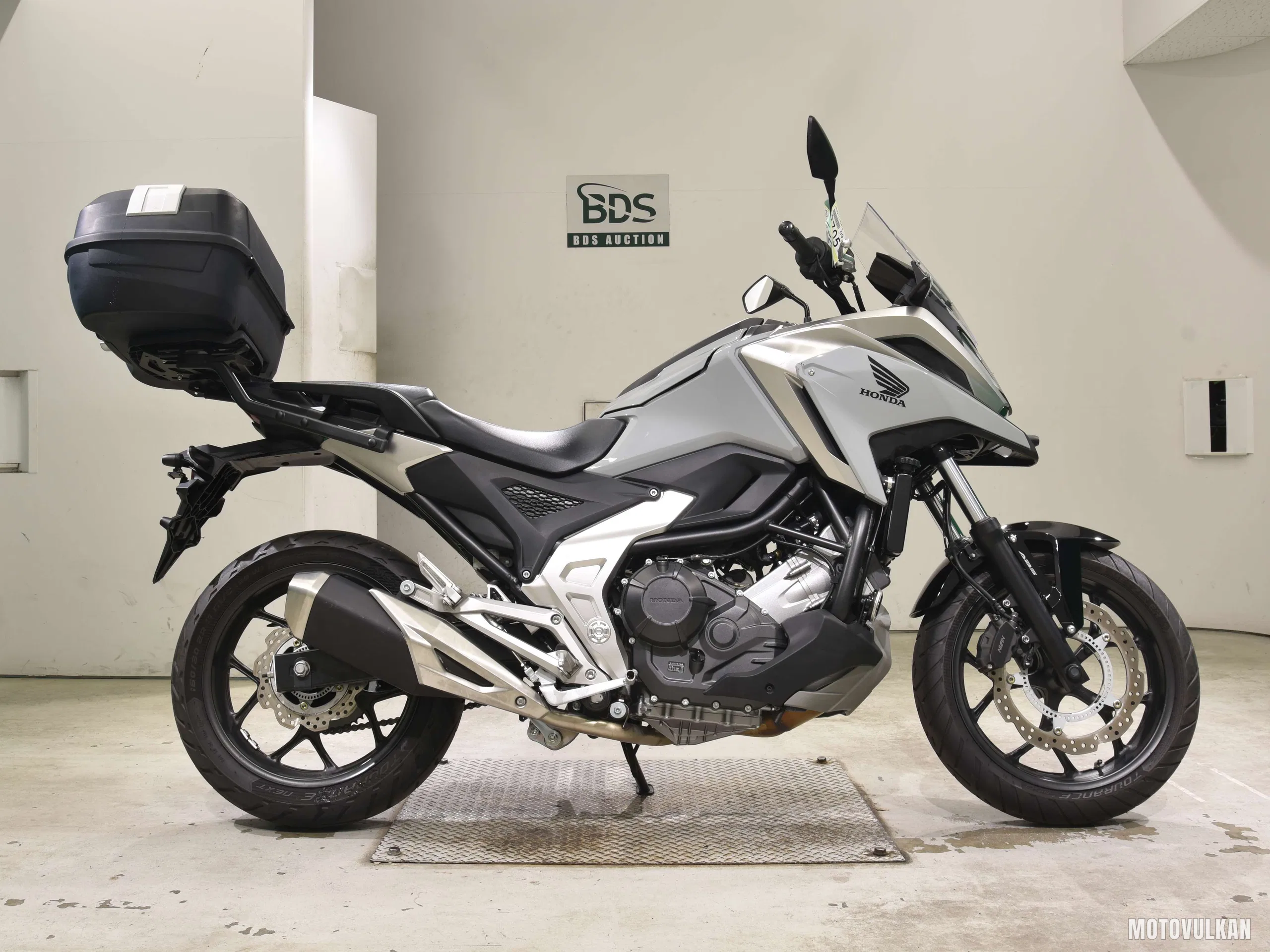 Honda NC750X-3