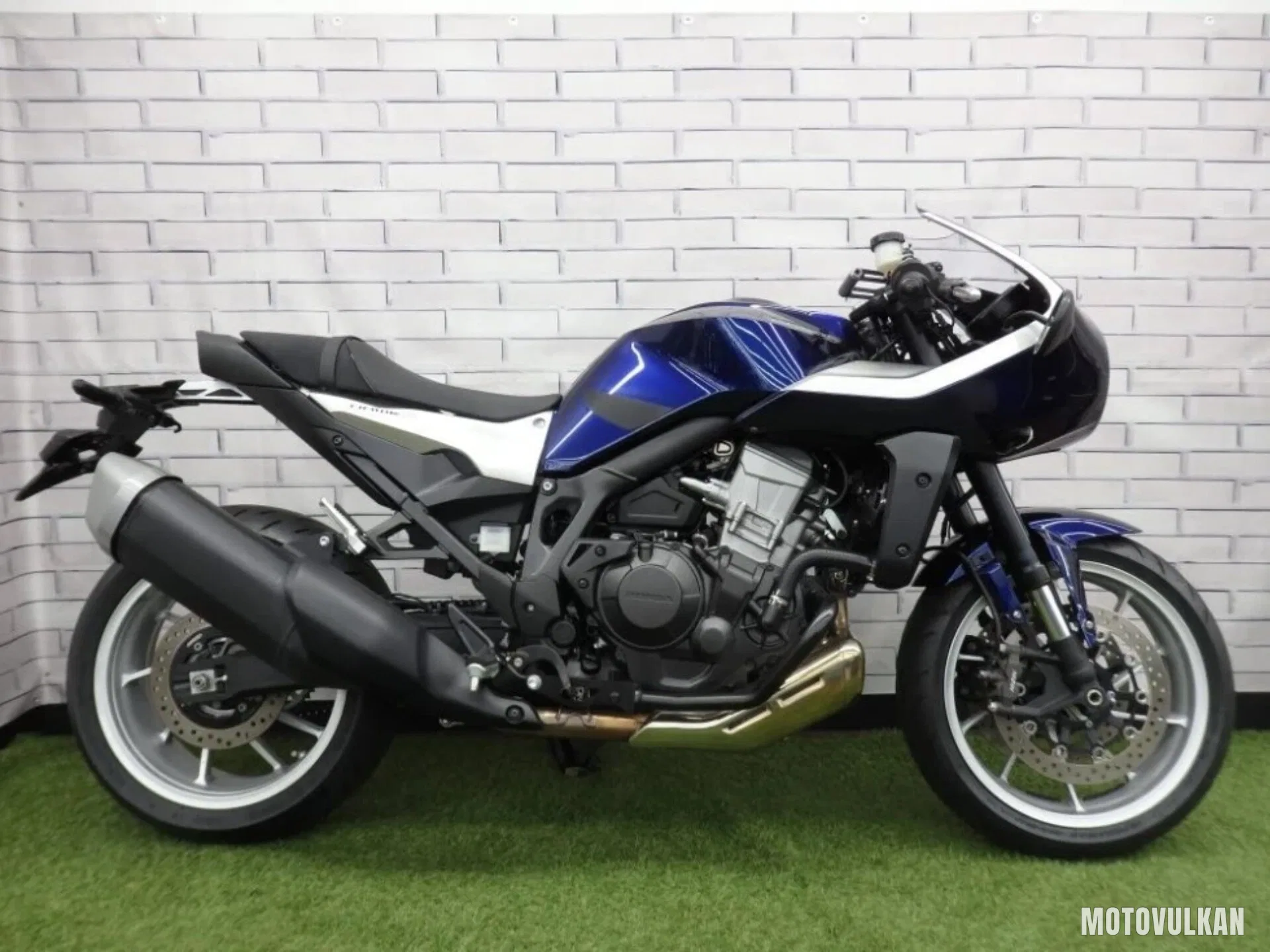 Honda Hawk11