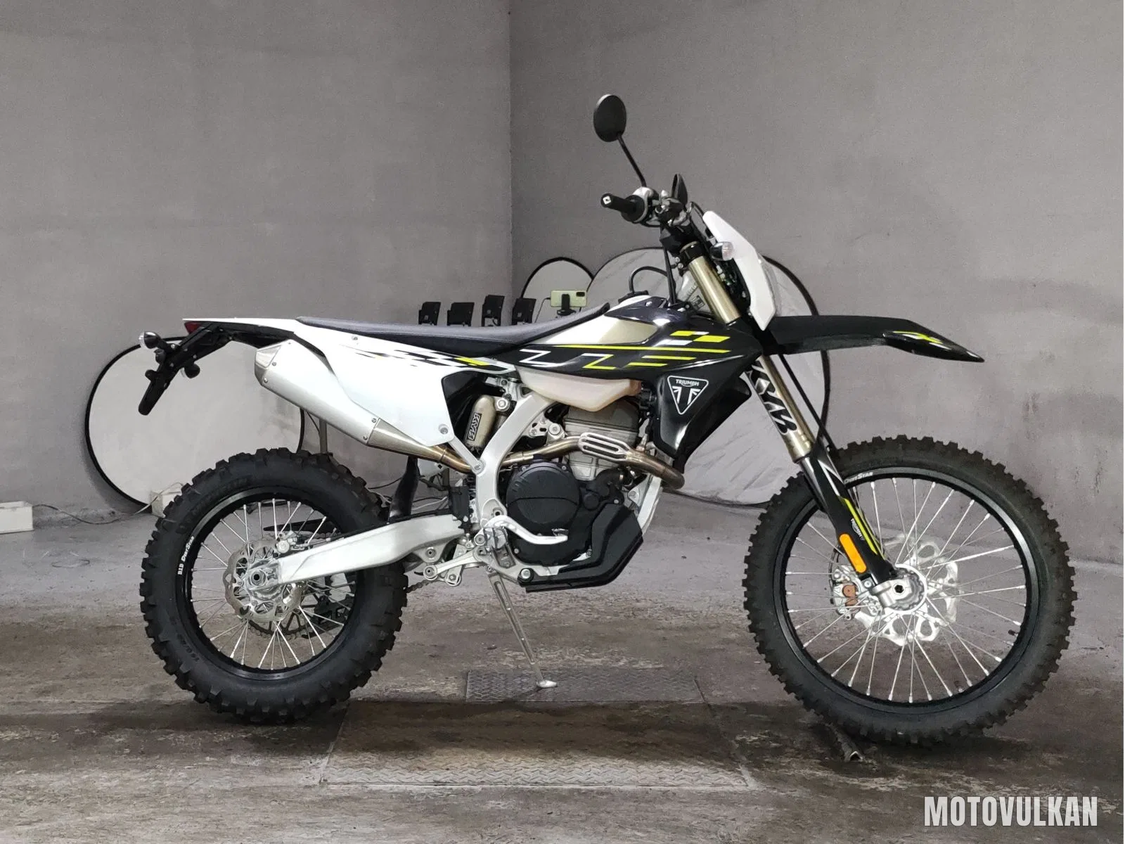 Triumph Triumph TF250E