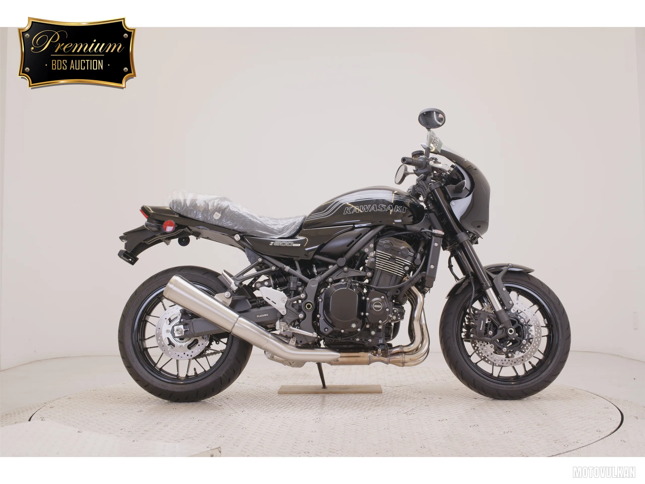 Kawasaki Z900RS CAFE-2
