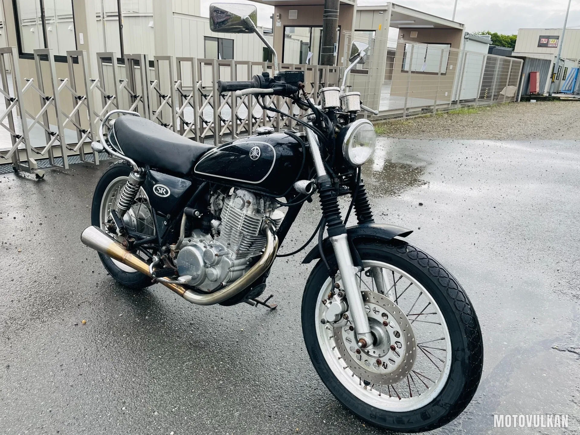 Yamaha Sr400