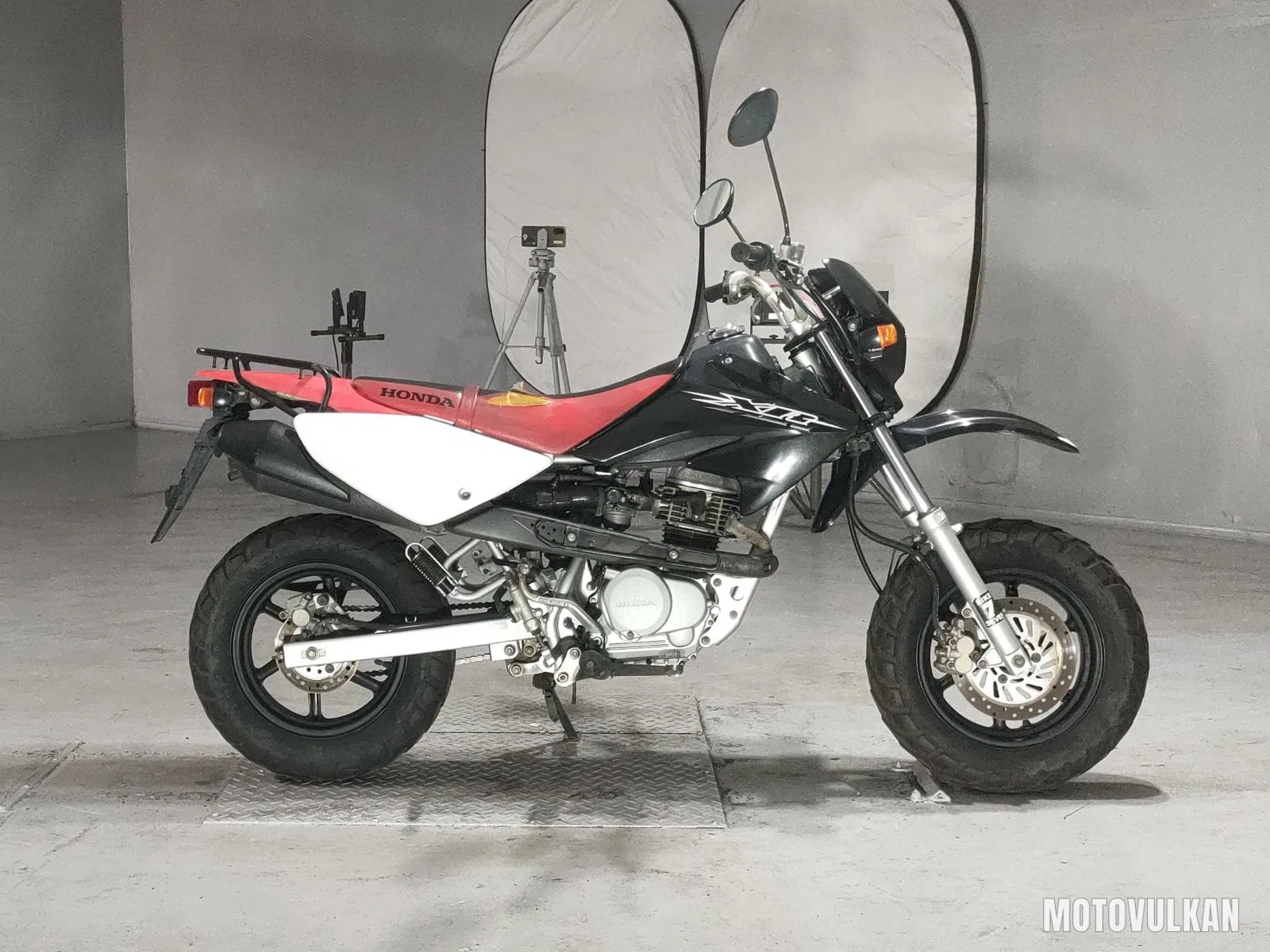 Honda XR100 Motard
