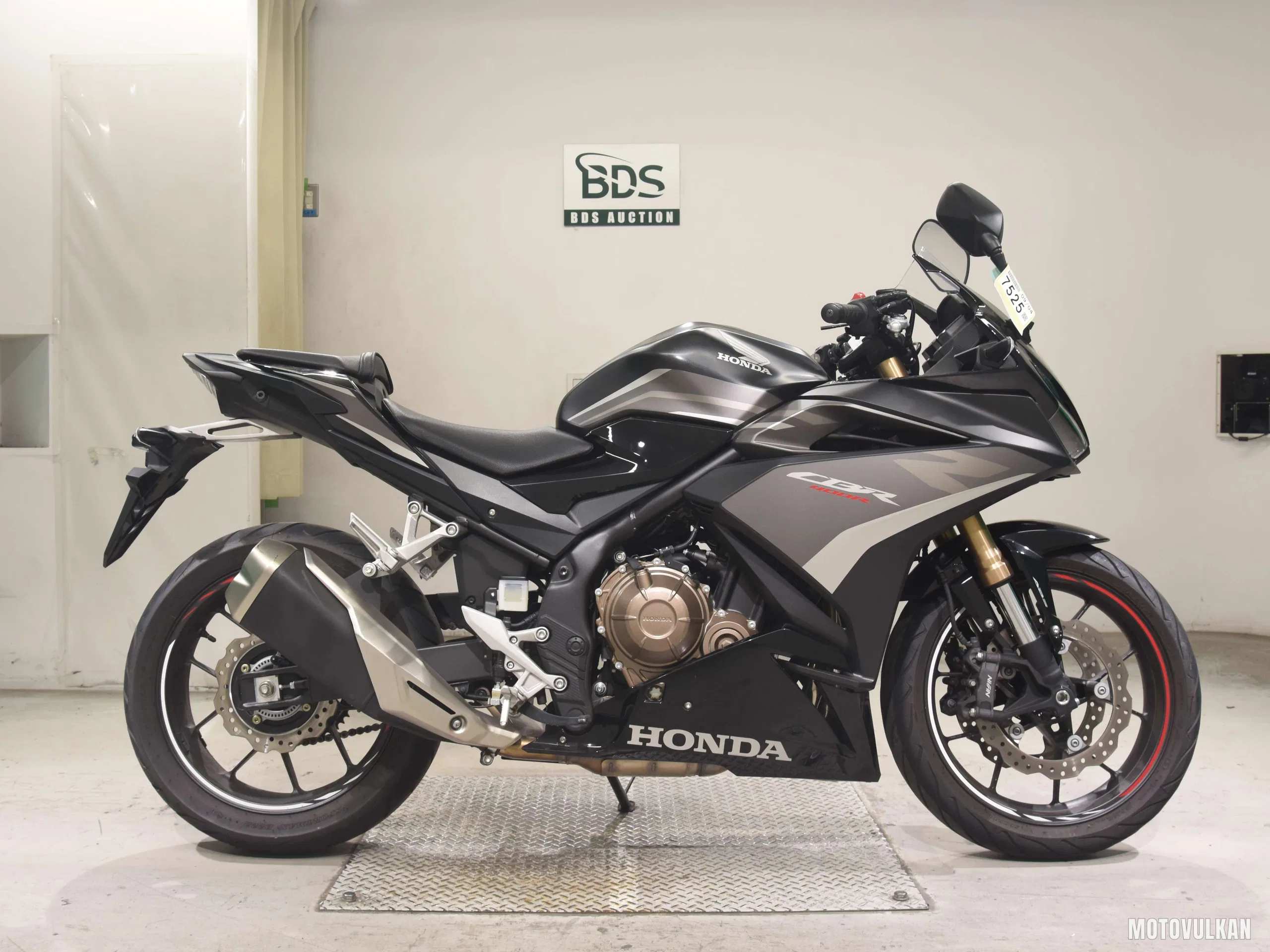 Honda CBR400R-2
