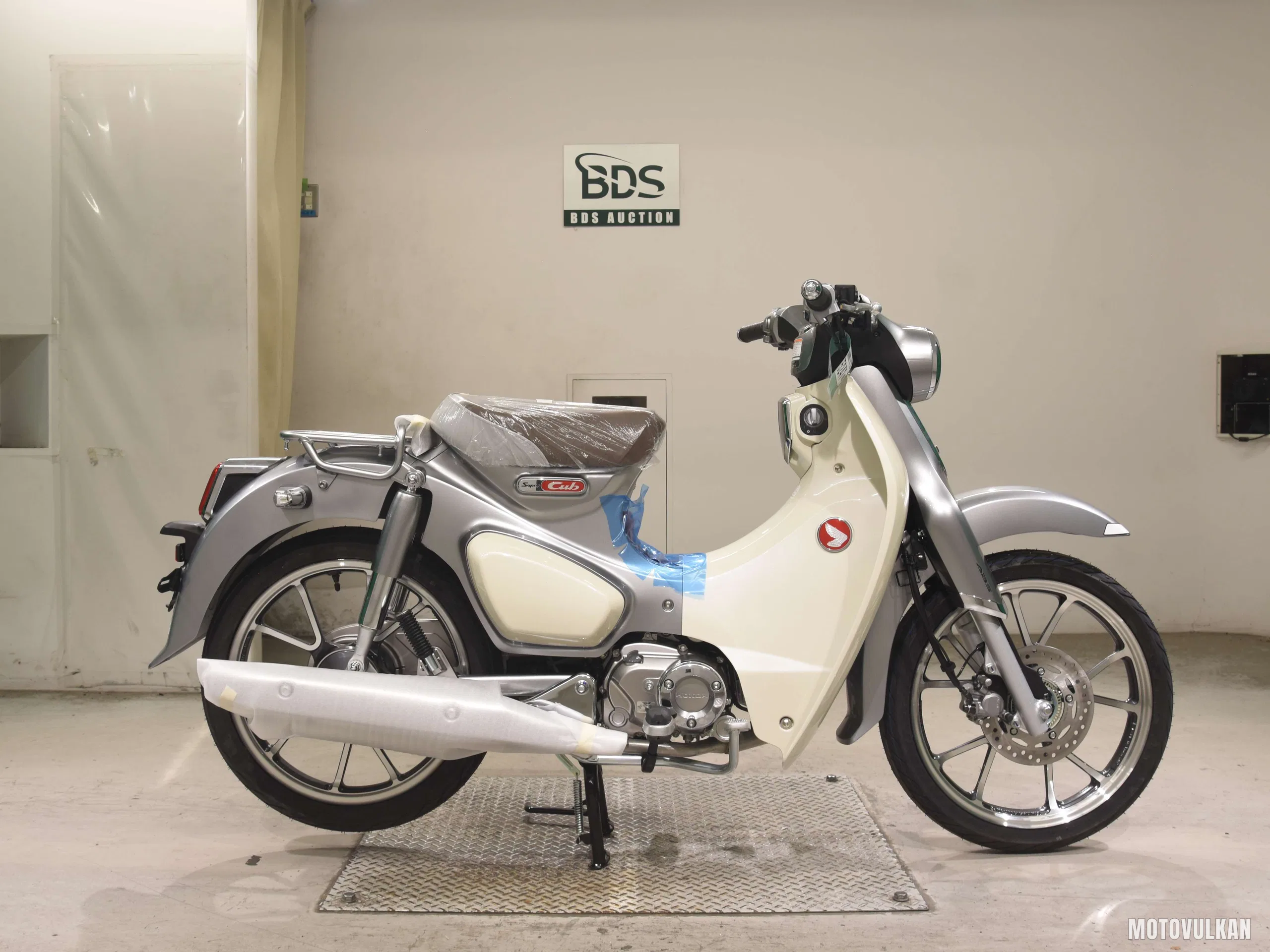Honda C125-2