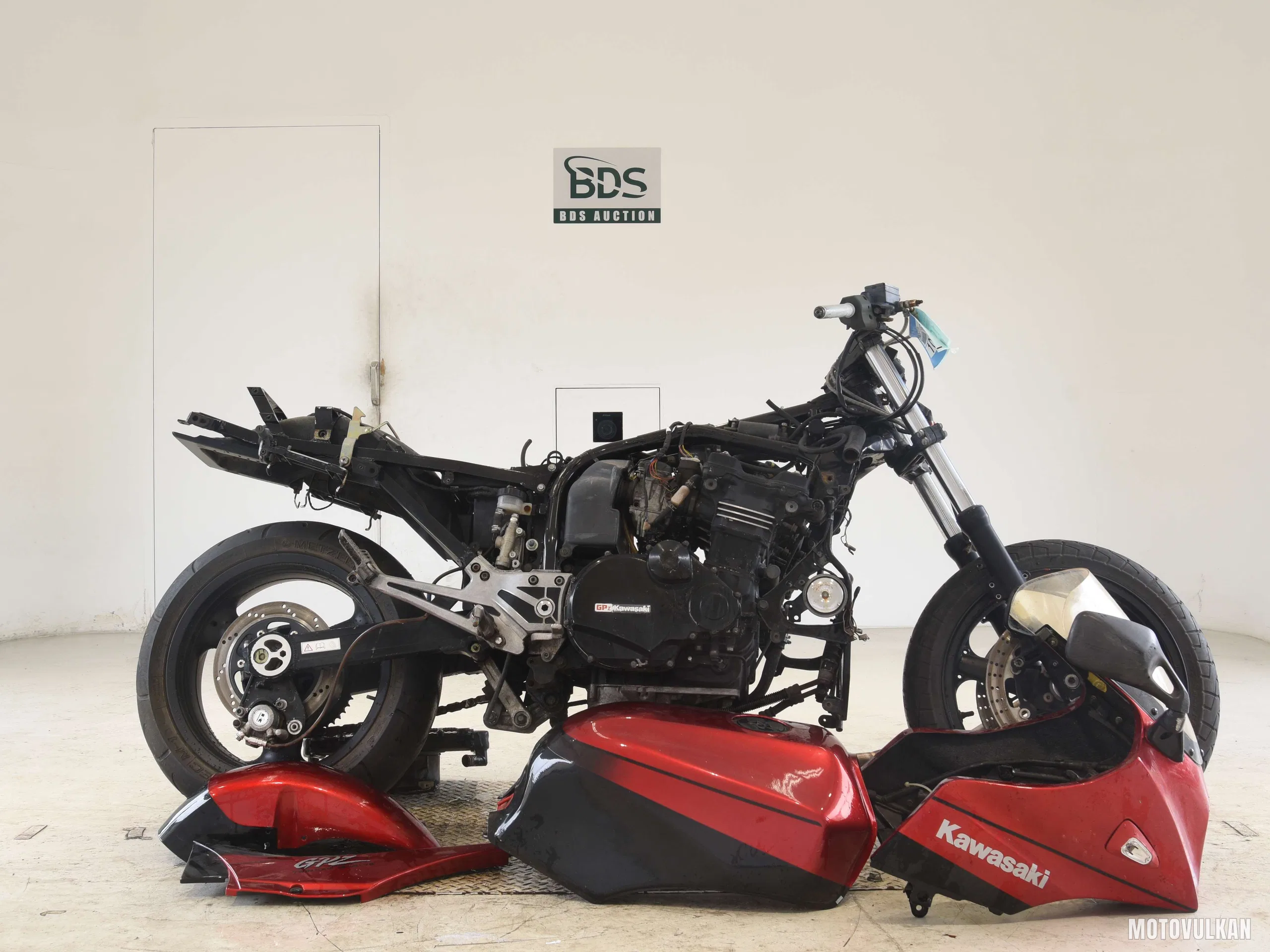 Kawasaki GPZ900R