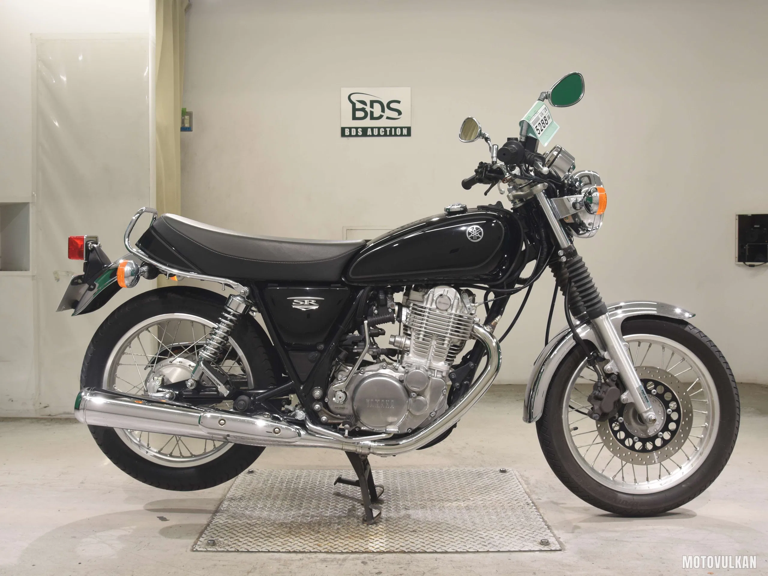 Yamaha SR400-4