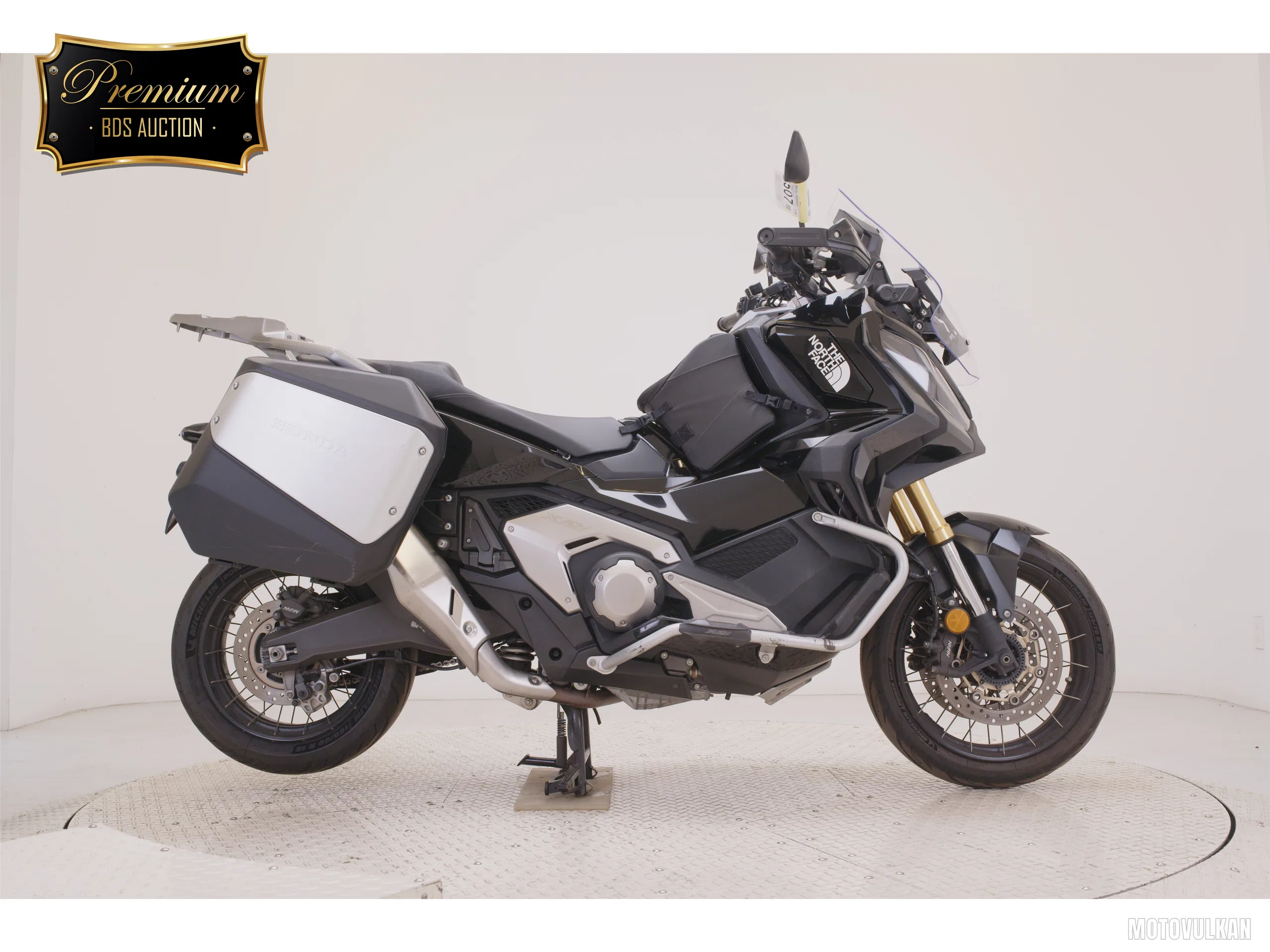 Honda X-ADV750-2