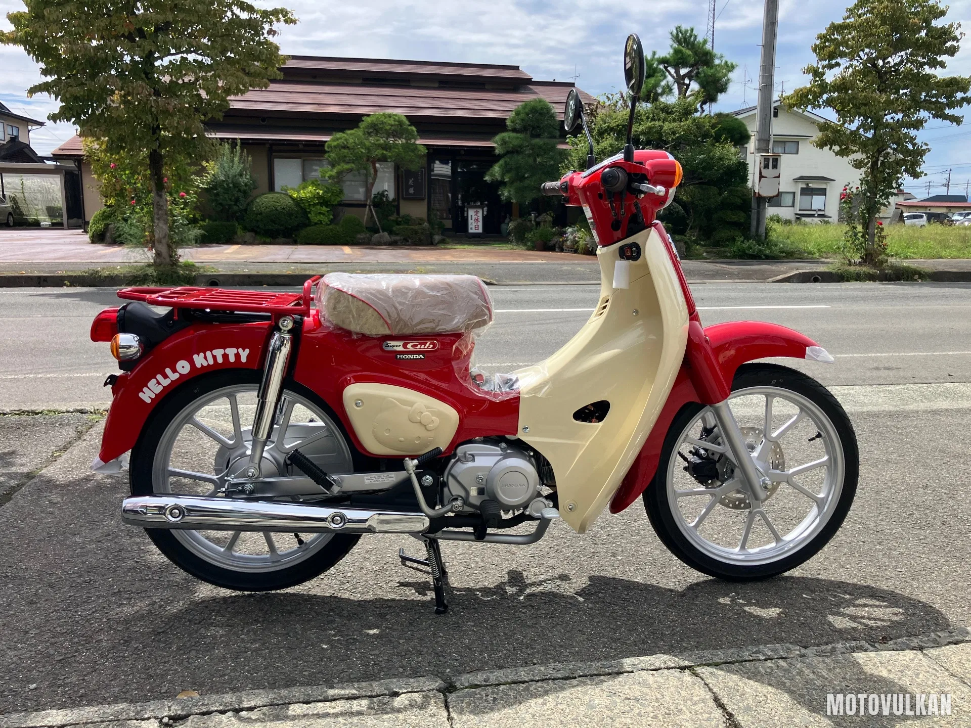 Honda Super Cub110 Hellokitty