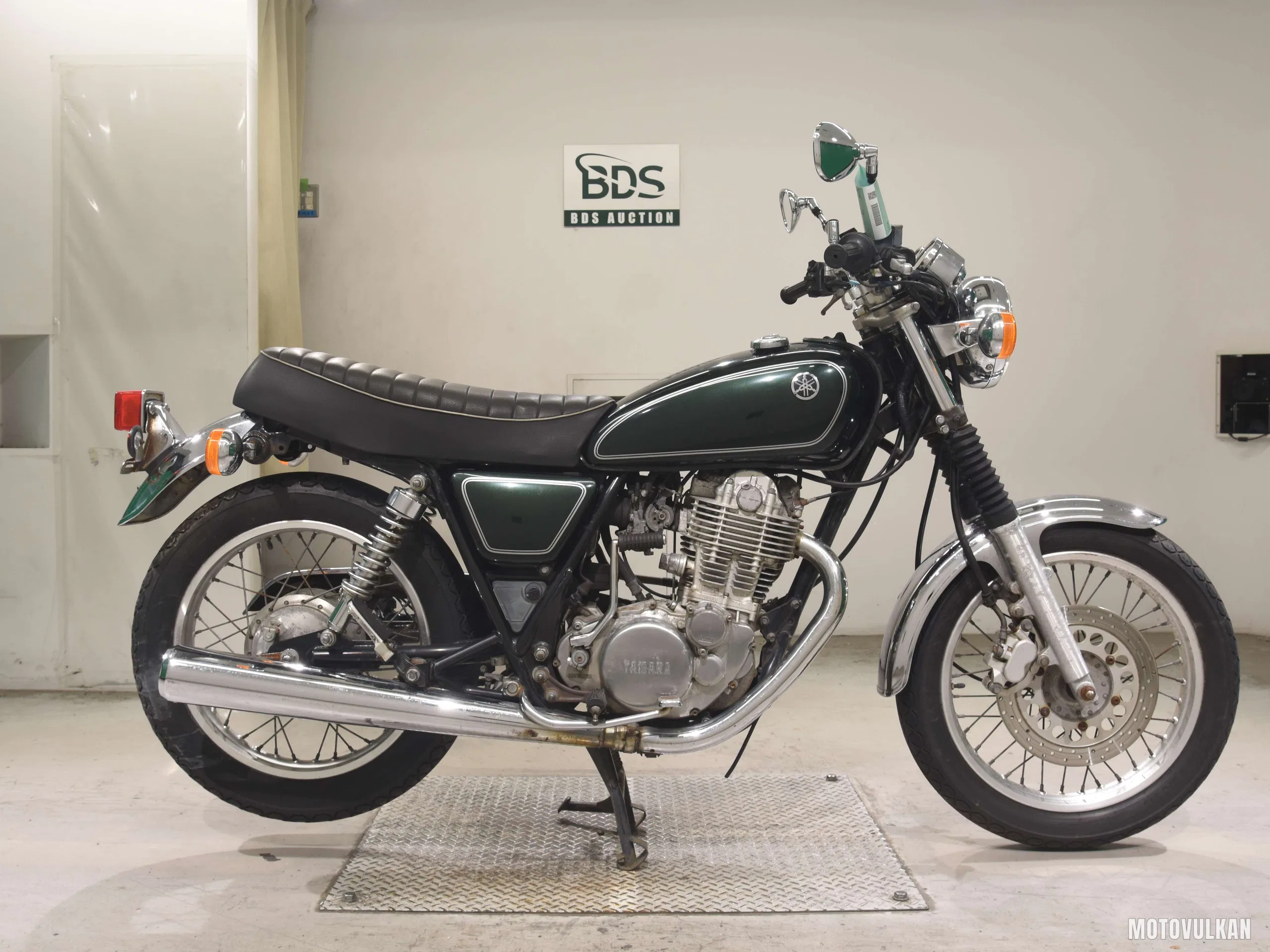 Yamaha SR400-3