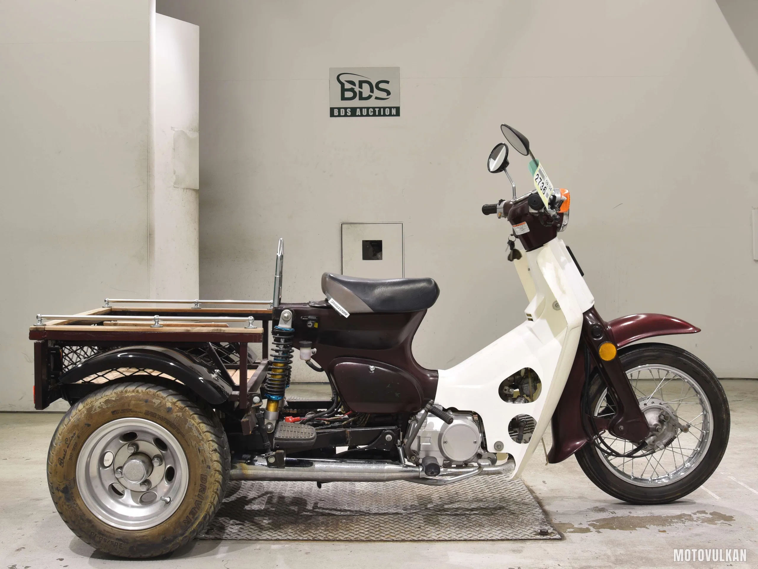 Honda C50 TRIKE